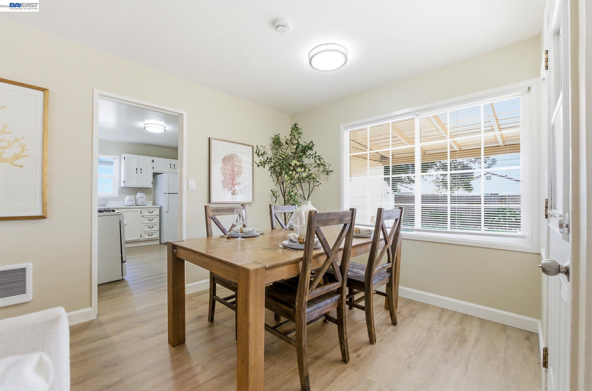 Detail Gallery Image 9 of 28 For 16035 via Descanso, San Lorenzo,  CA 94580 - 3 Beds | 1 Baths