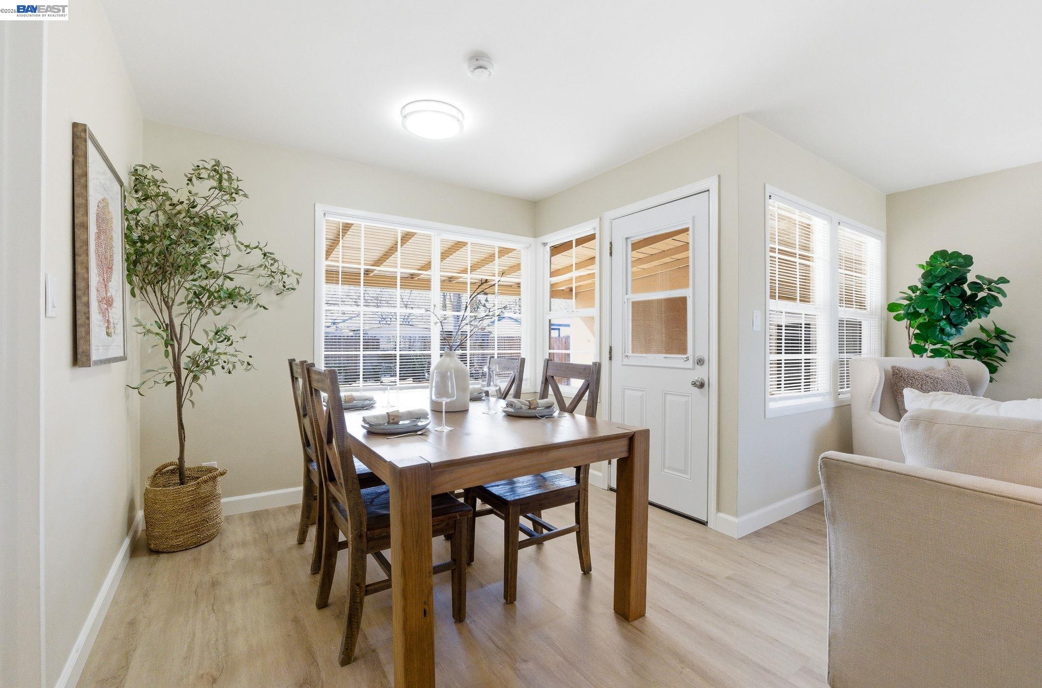 Detail Gallery Image 10 of 28 For 16035 via Descanso, San Lorenzo,  CA 94580 - 3 Beds | 1 Baths