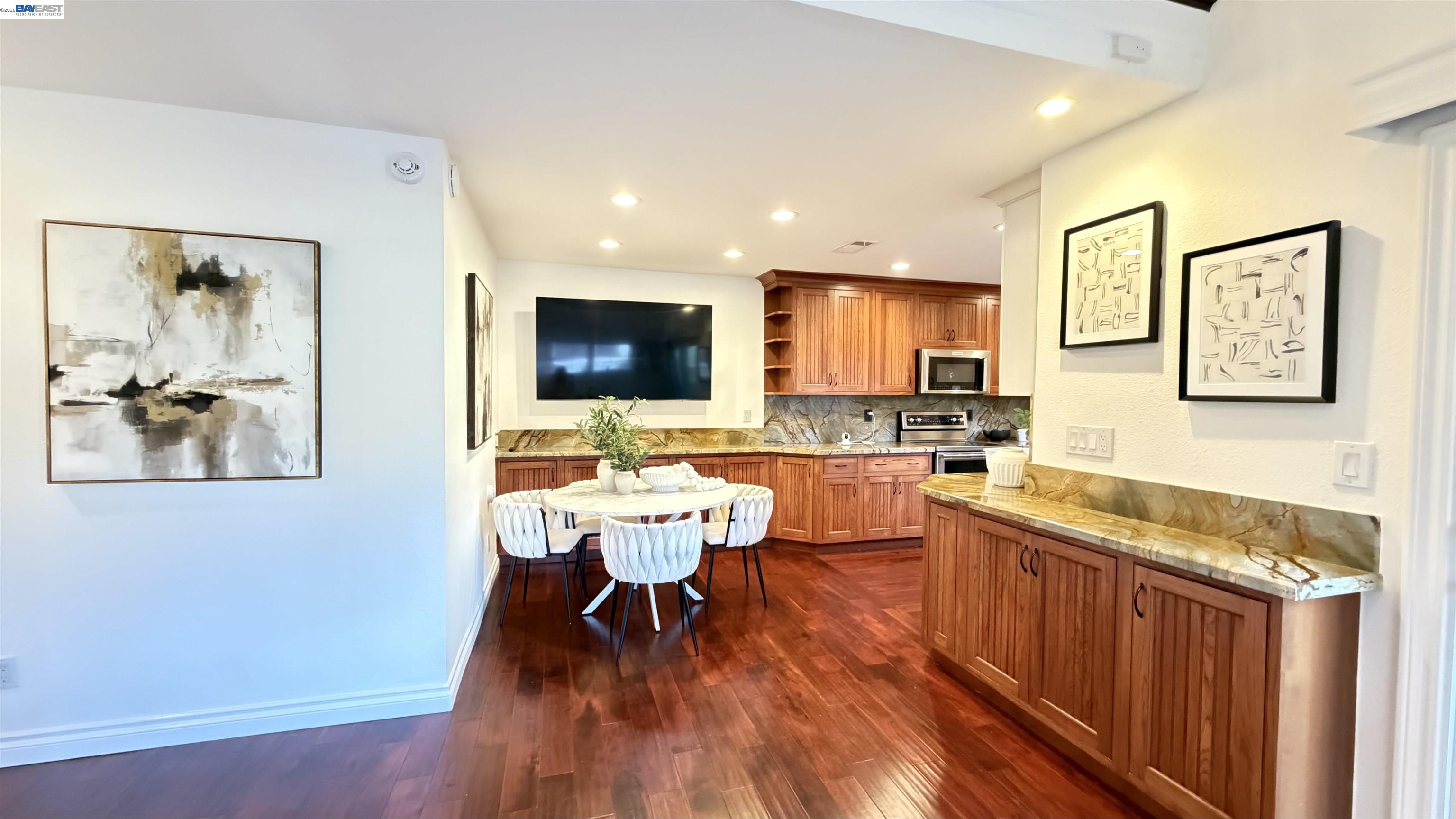 Detail Gallery Image 12 of 32 For 7272 Cronin Cir, Dublin,  CA 94568 - 2 Beds | 2 Baths