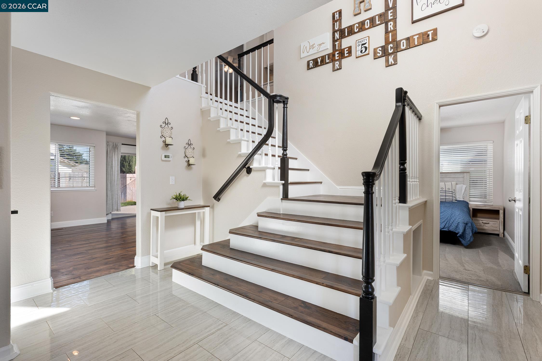 Detail Gallery Image 15 of 59 For 319 Flagstone Ct, Vacaville,  CA 95687 - 5 Beds | 3 Baths