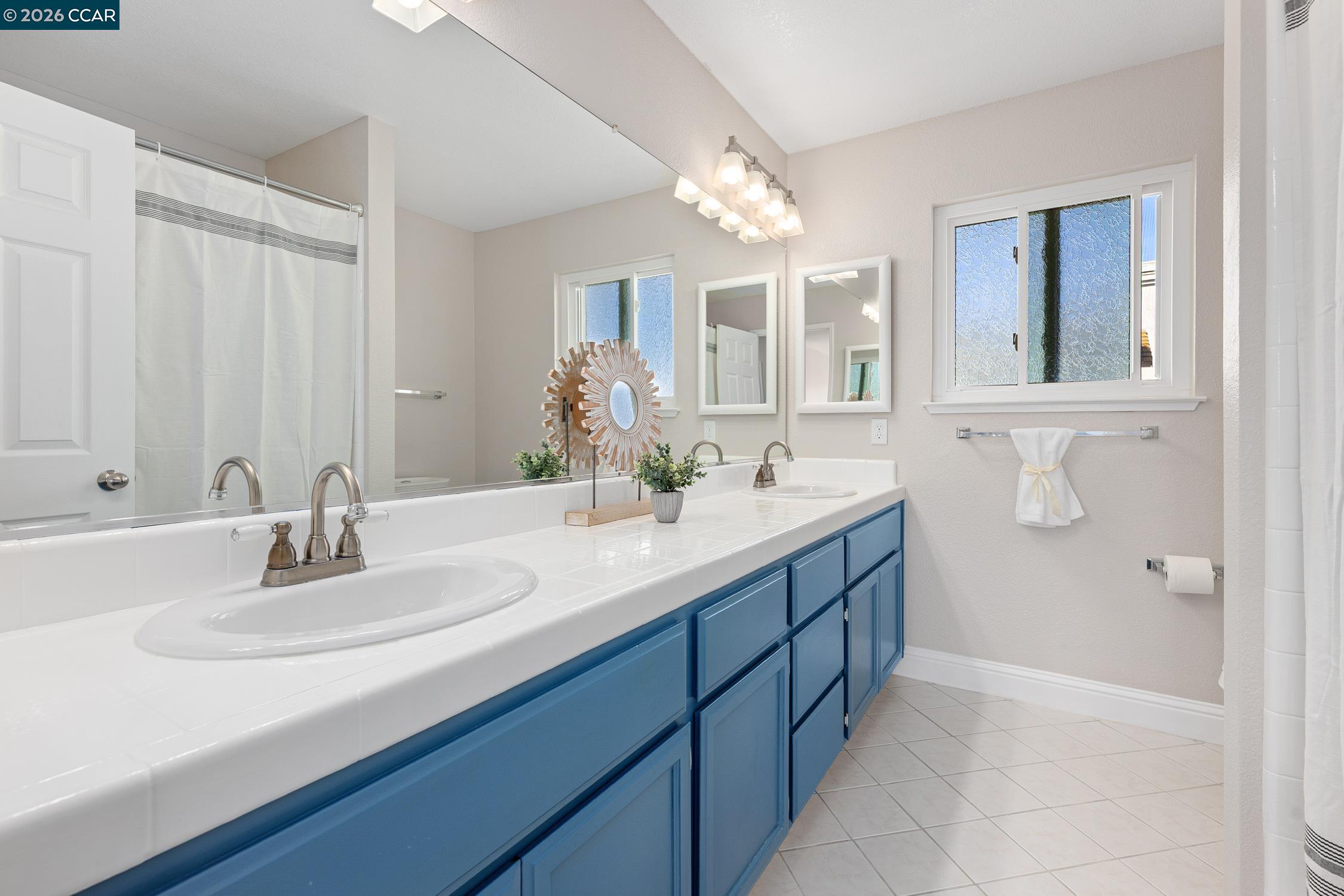 Detail Gallery Image 36 of 59 For 319 Flagstone Ct, Vacaville,  CA 95687 - 5 Beds | 3 Baths