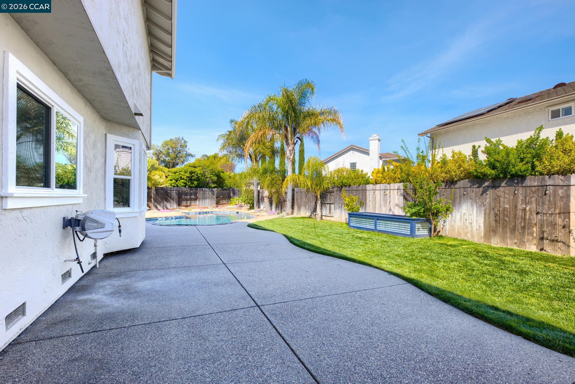 Detail Gallery Image 38 of 59 For 319 Flagstone Ct, Vacaville,  CA 95687 - 5 Beds | 3 Baths