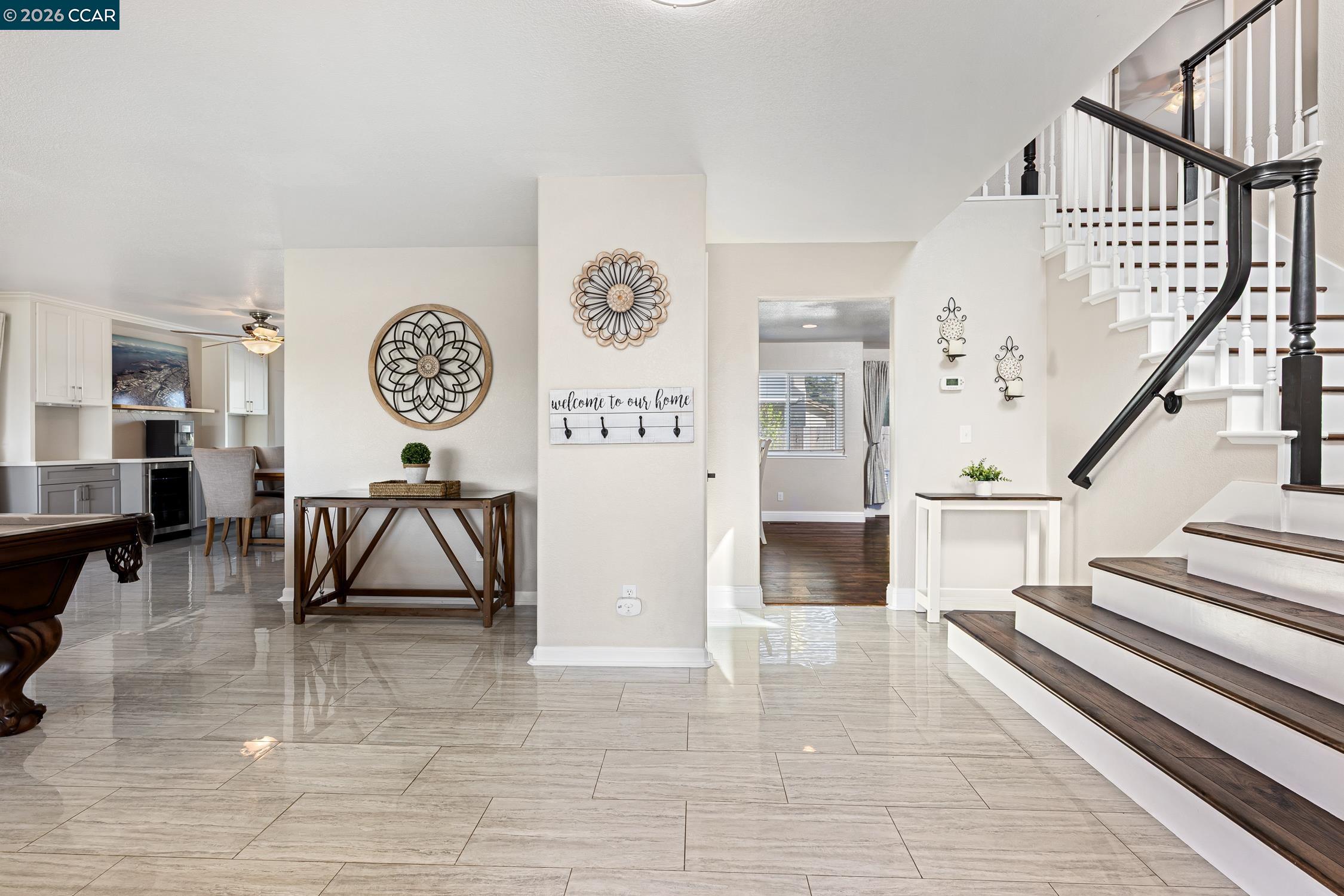 Detail Gallery Image 5 of 59 For 319 Flagstone Ct, Vacaville,  CA 95687 - 5 Beds | 3 Baths