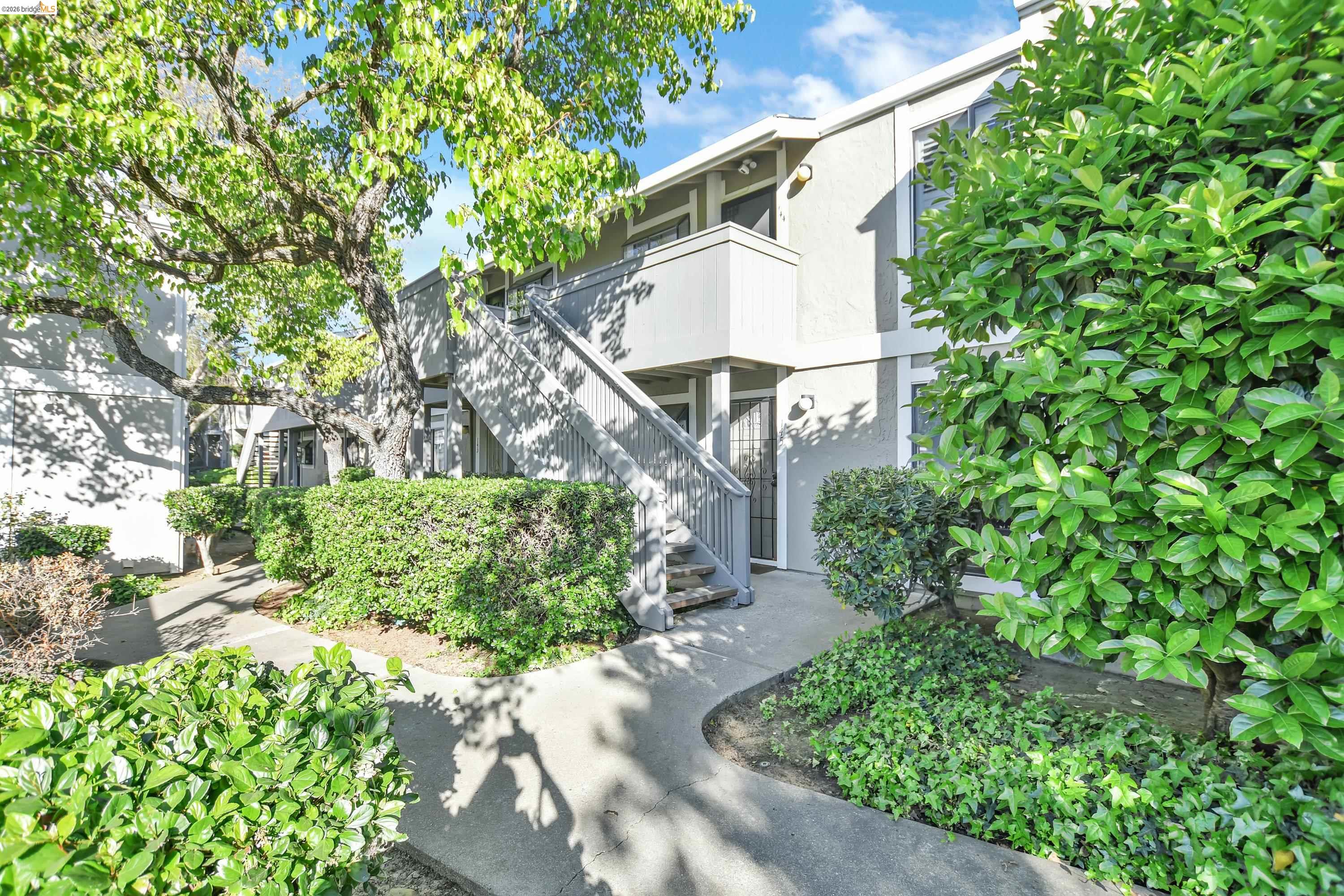 Front Image Thumbnail for EB41126920