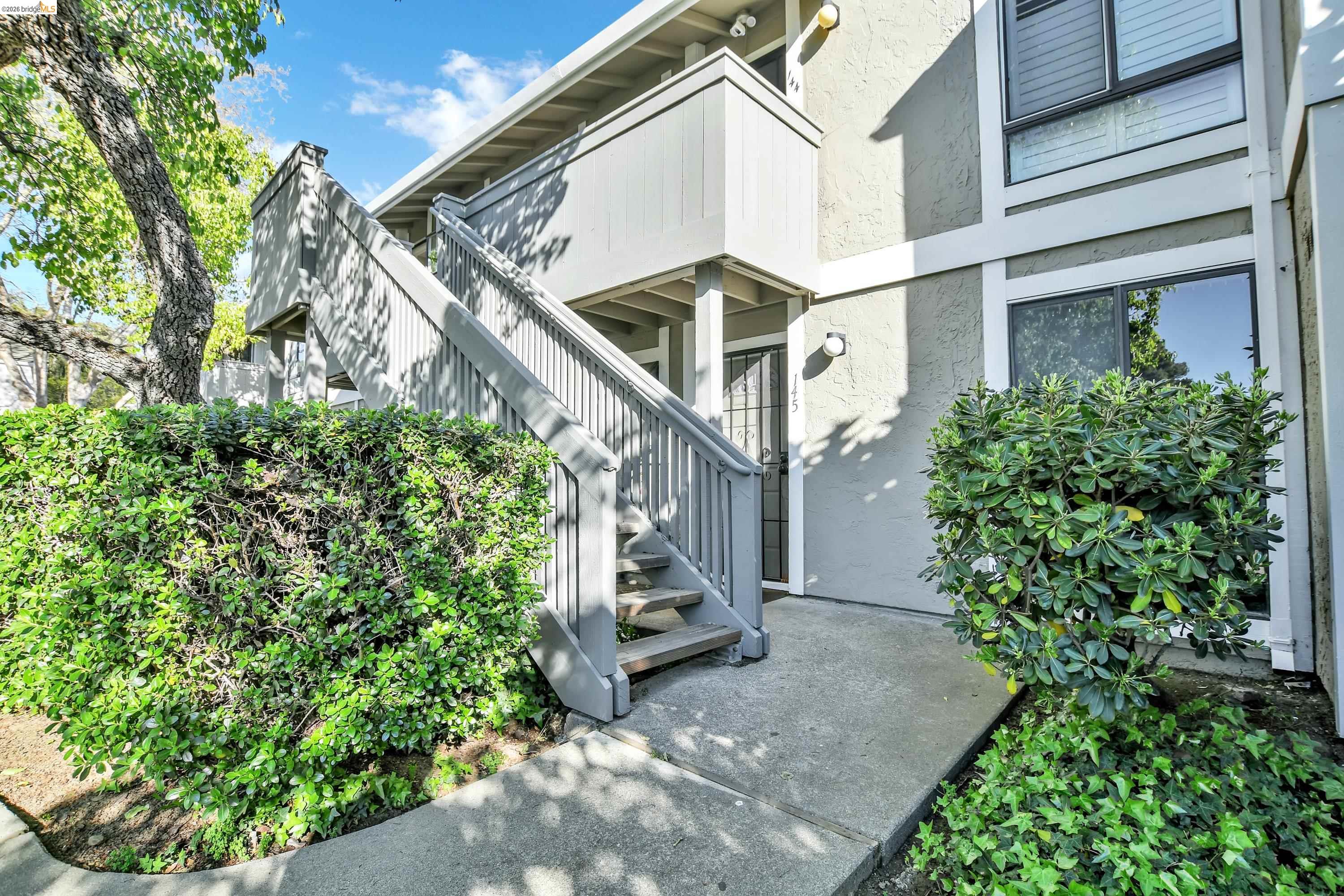 Detail Gallery Image 2 of 22 For 900 Southampton 142, Benicia,  CA 94510 - 2 Beds | 1 Baths