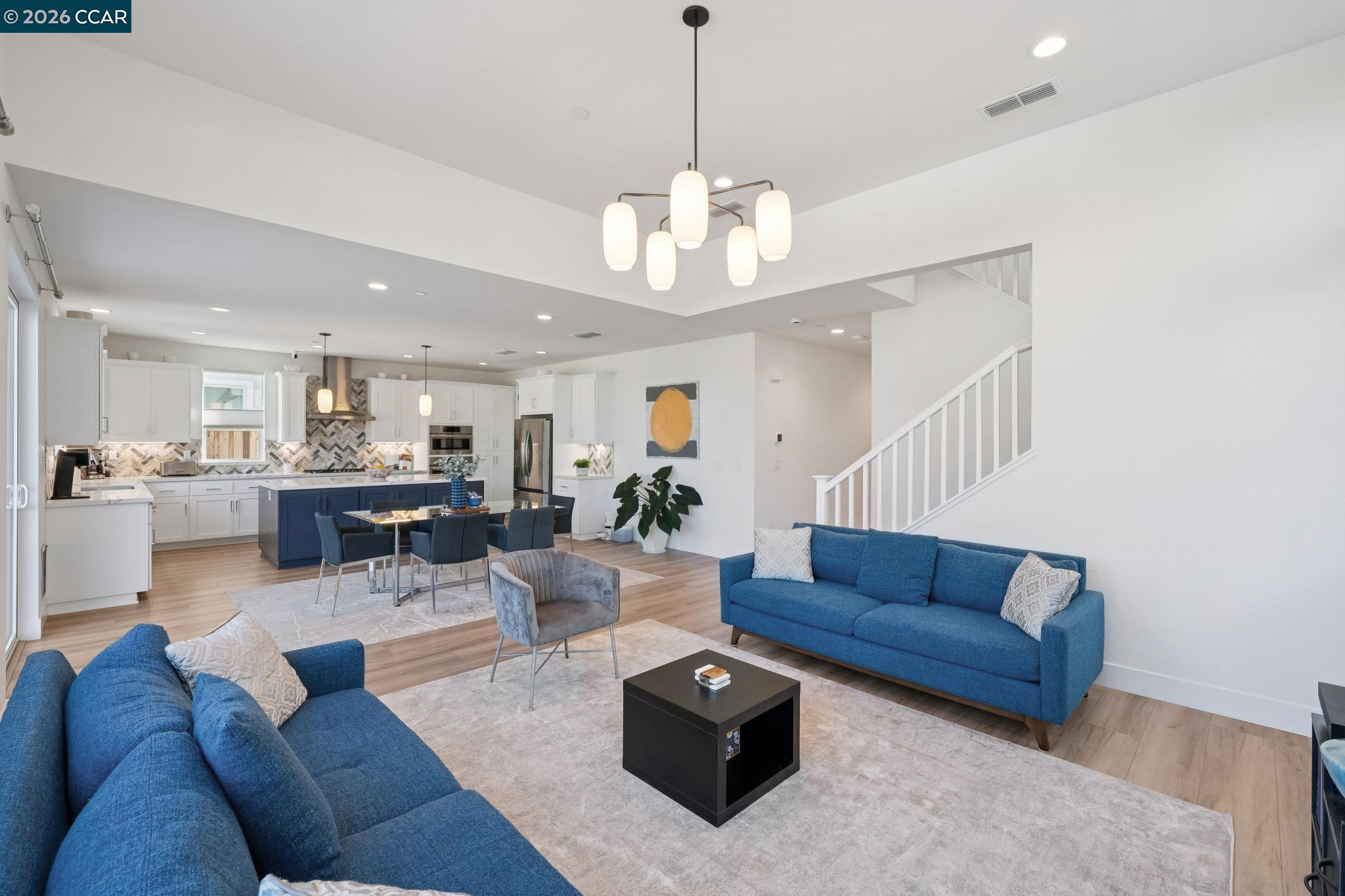 Detail Gallery Image 11 of 53 For 1035 Heckmann Ln, Concord,  CA 94518 - 4 Beds | 3 Baths