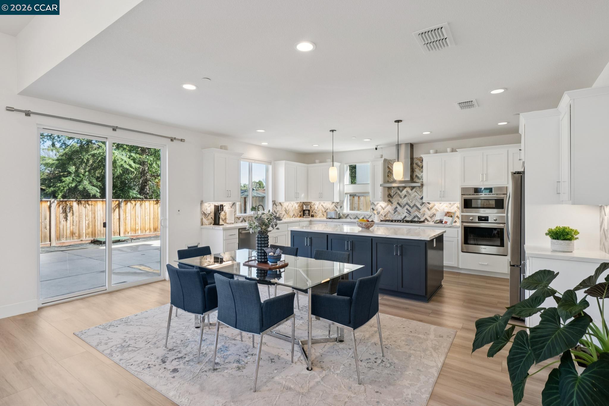 Detail Gallery Image 12 of 53 For 1035 Heckmann Ln, Concord,  CA 94518 - 4 Beds | 3 Baths