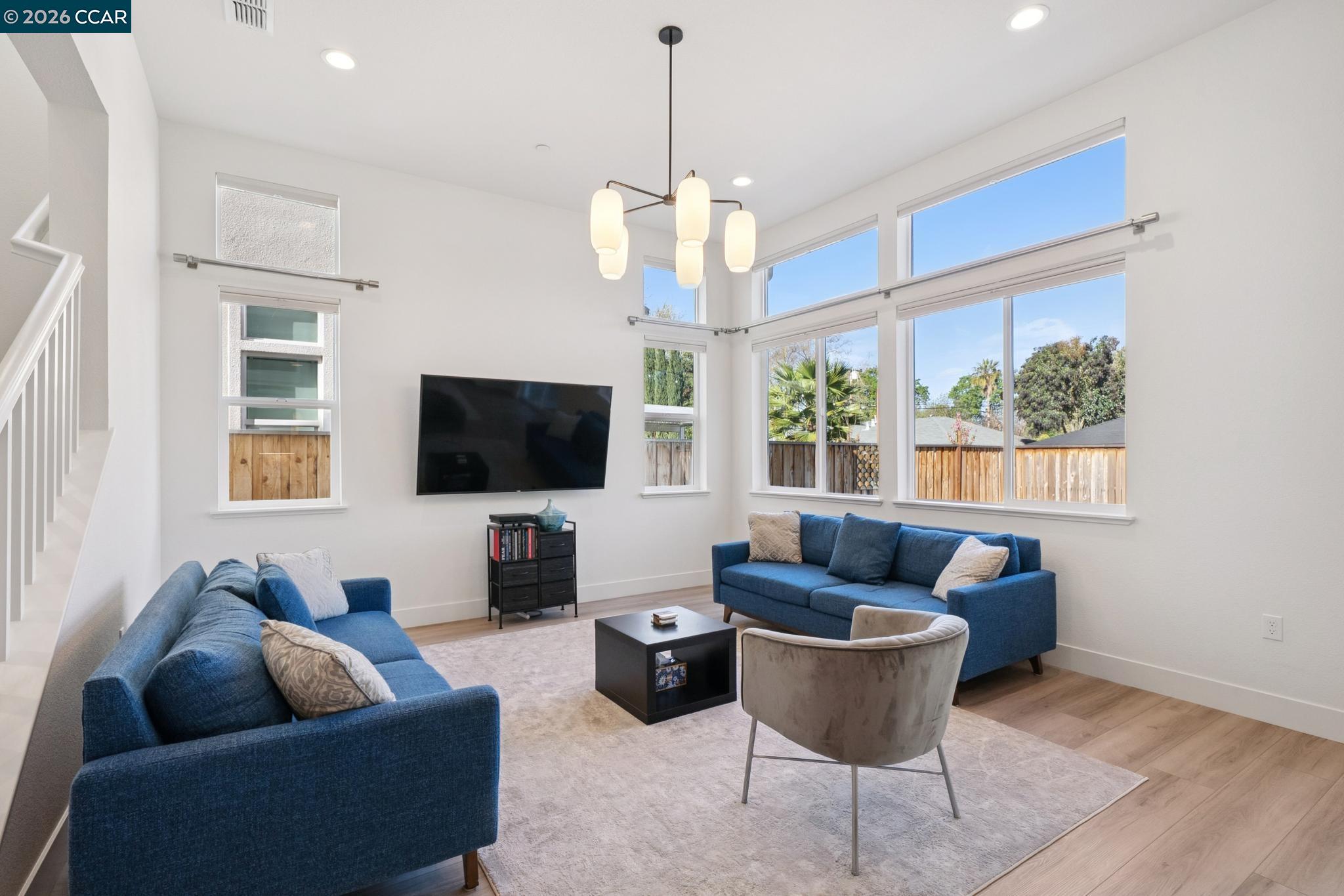 Detail Gallery Image 10 of 53 For 1035 Heckmann Ln, Concord,  CA 94518 - 4 Beds | 3 Baths