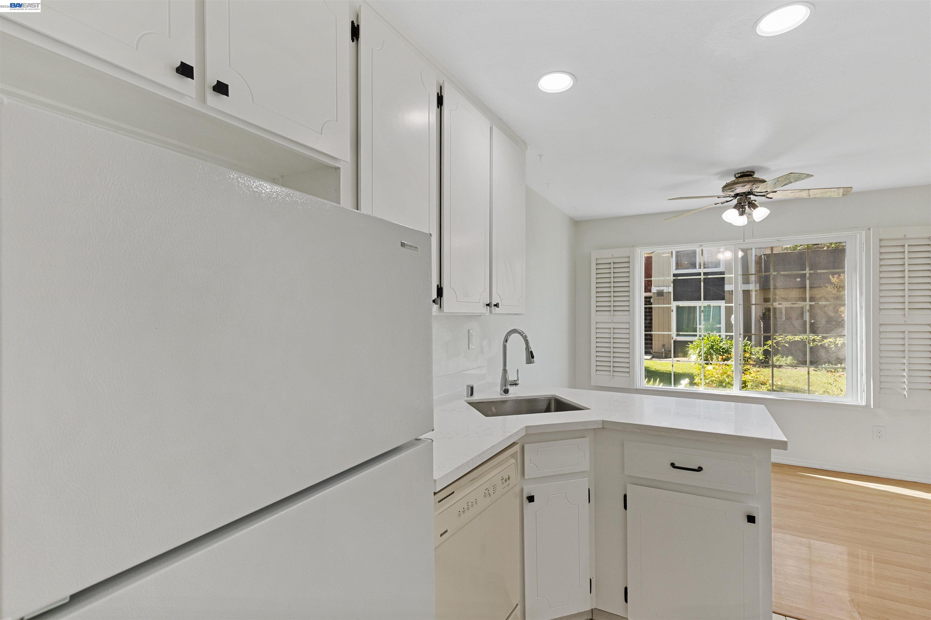 Detail Gallery Image 15 of 38 For 2575 Easton Way, San Jose,  CA 95133 - 2 Beds | 2 Baths