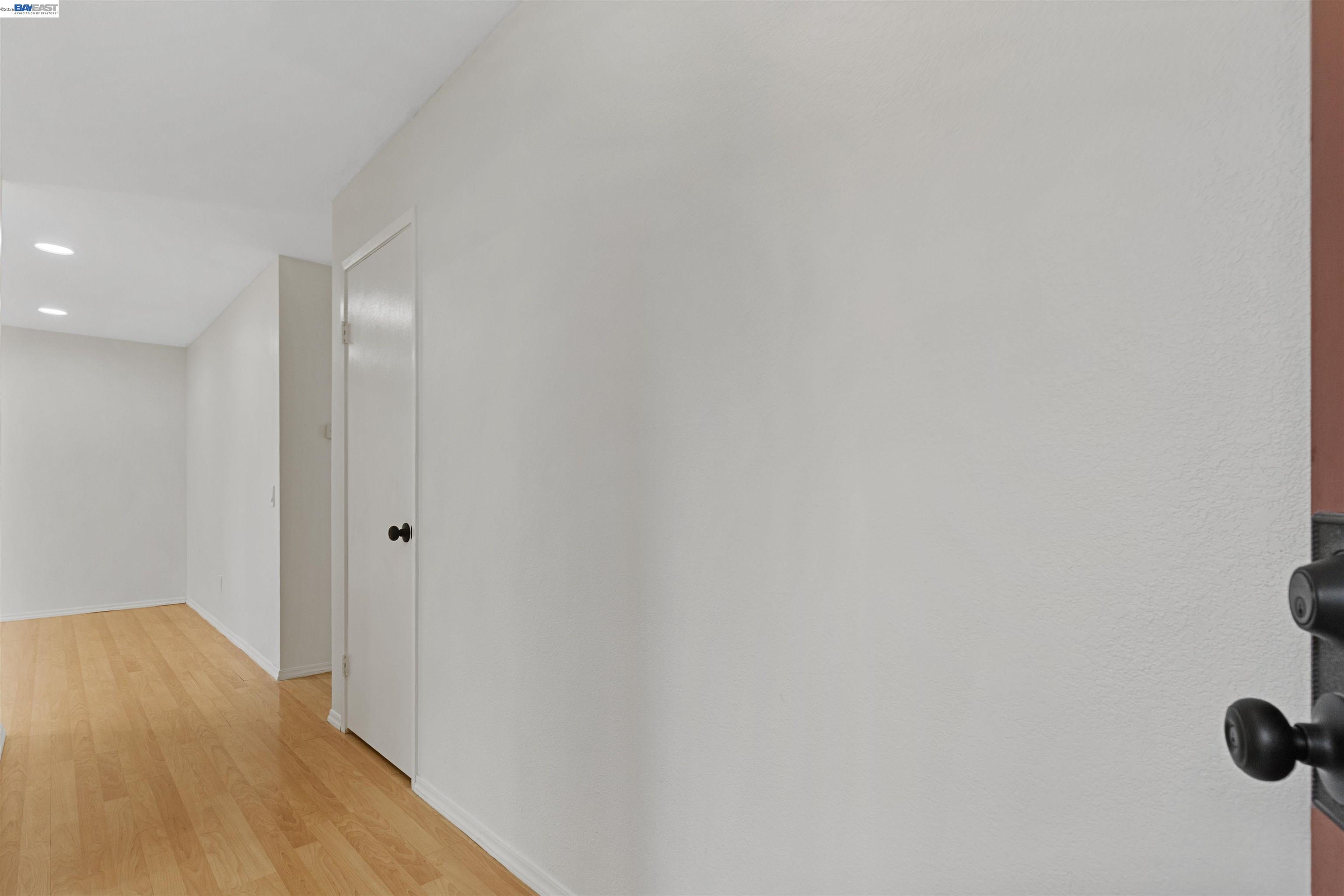 Detail Gallery Image 8 of 38 For 2575 Easton Way, San Jose,  CA 95133 - 2 Beds | 2 Baths