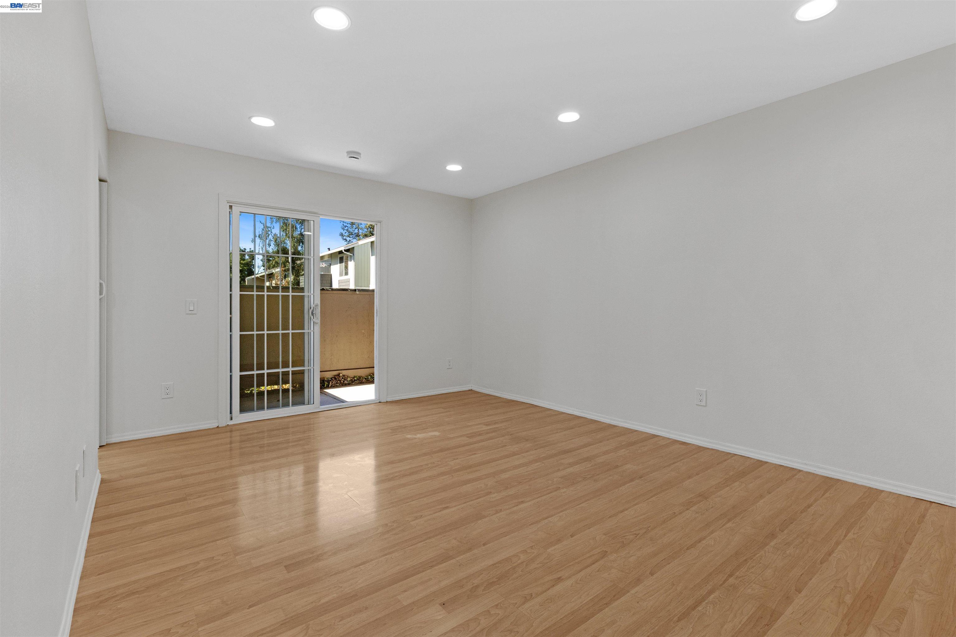 Detail Gallery Image 9 of 38 For 2575 Easton Way, San Jose,  CA 95133 - 2 Beds | 2 Baths