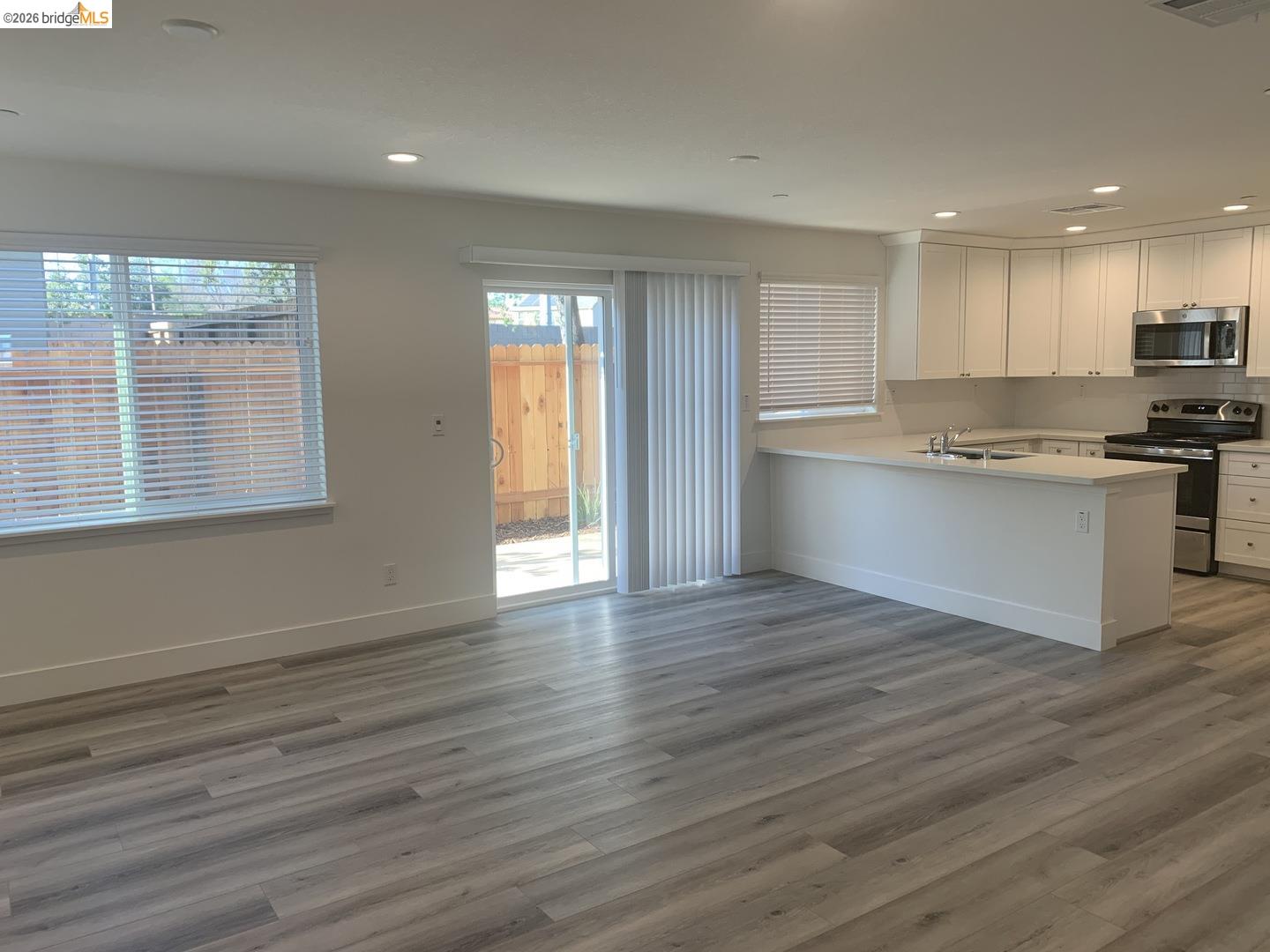 Detail Gallery Image 4 of 21 For 5725 Misty Wind Ct, Carmichael,  CA 95608 - 3 Beds | 2/1 Baths