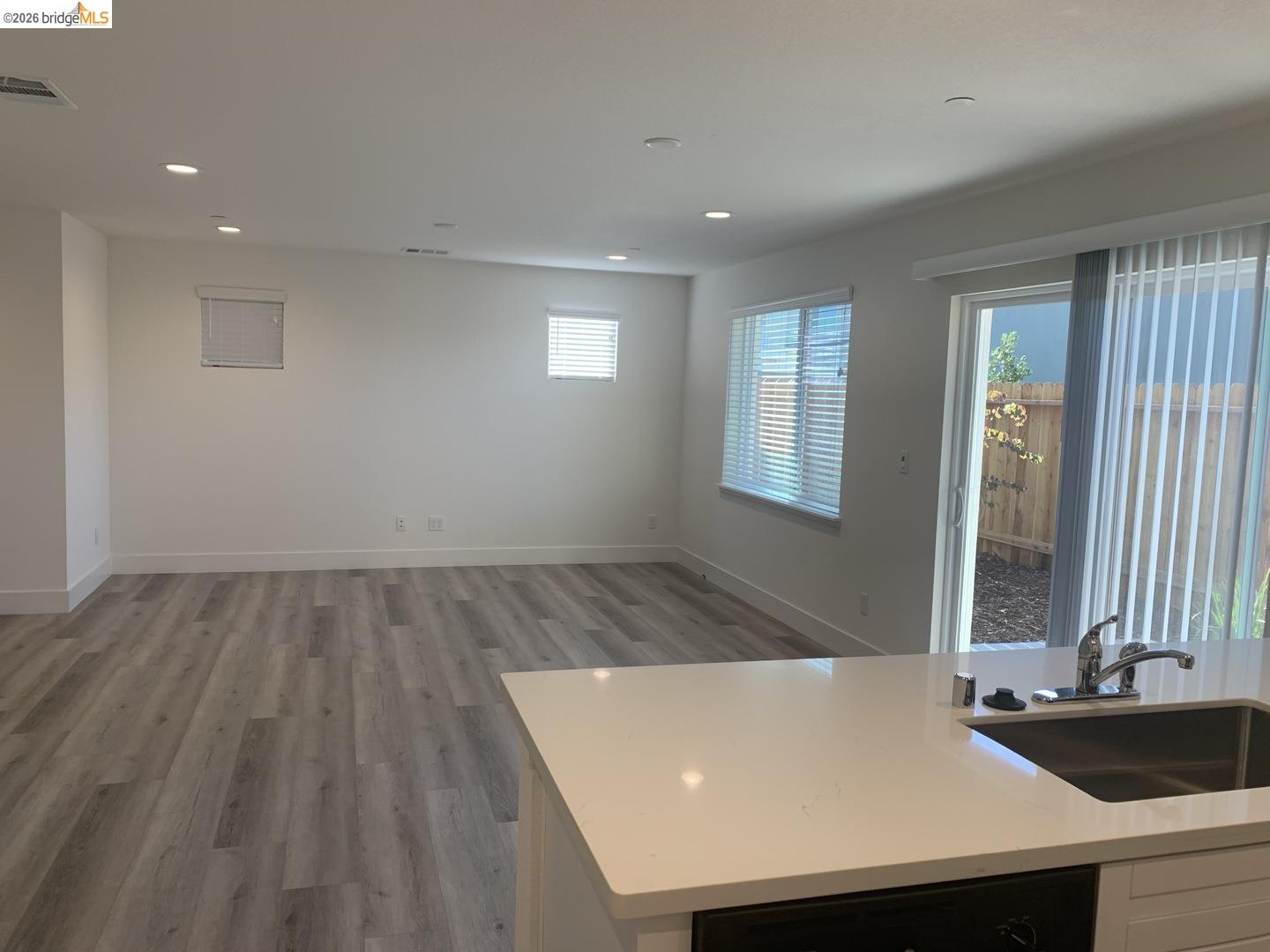 Detail Gallery Image 5 of 21 For 5725 Misty Wind Ct, Carmichael,  CA 95608 - 3 Beds | 2/1 Baths