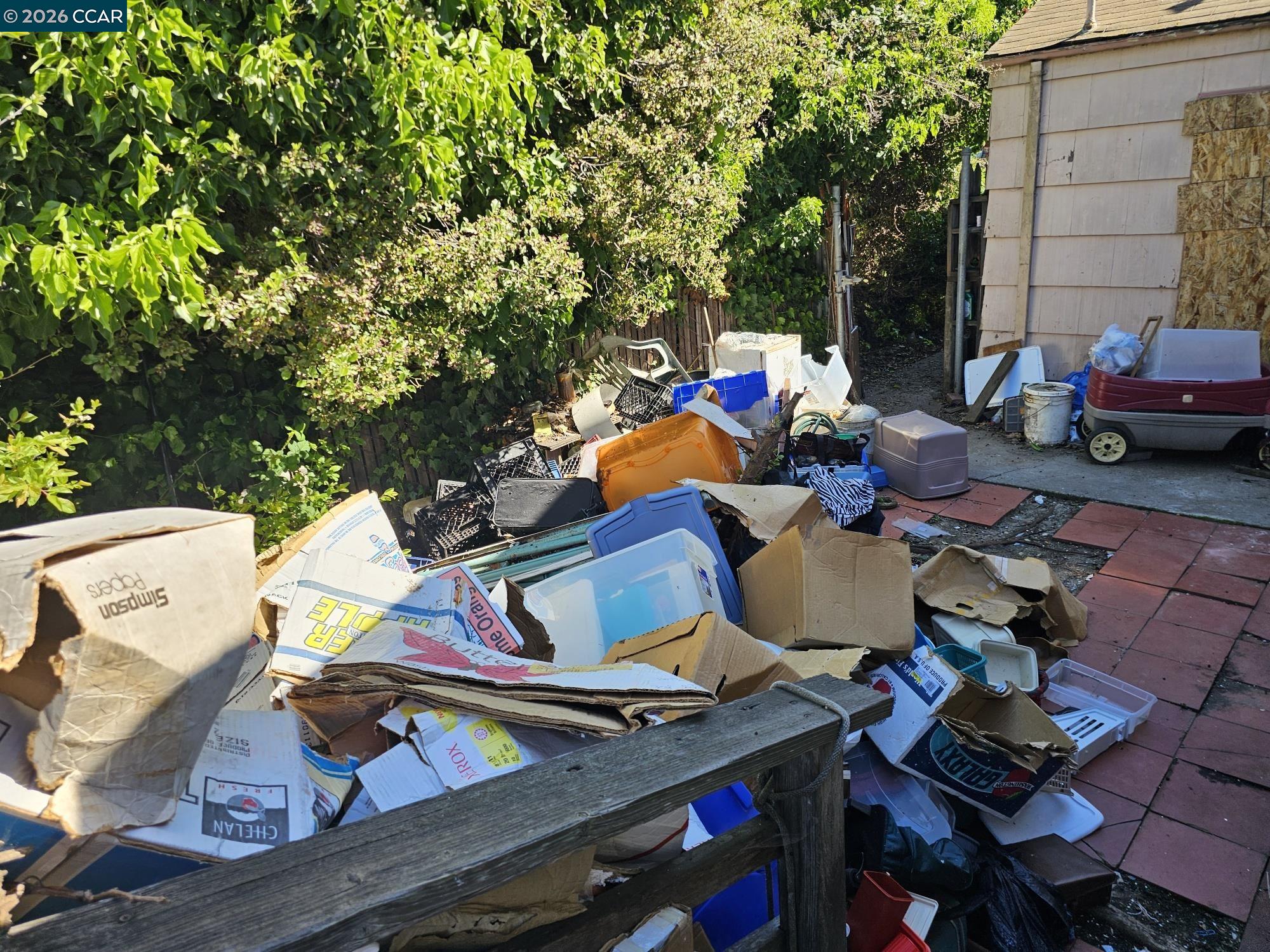 Detail Gallery Image 2 of 11 For 659 31st St, Richmond,  CA 94804 - 2 Beds | 1 Baths