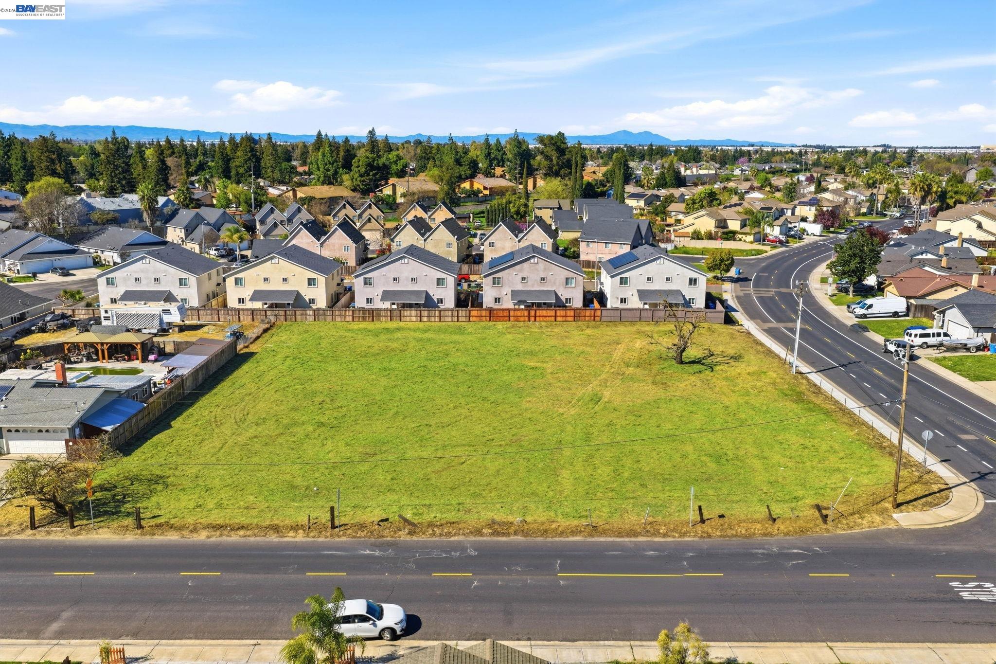 Detail Gallery Image 19 of 24 For 445 N Walnut Ave, Manteca,  CA 95336 - – Beds | – Baths