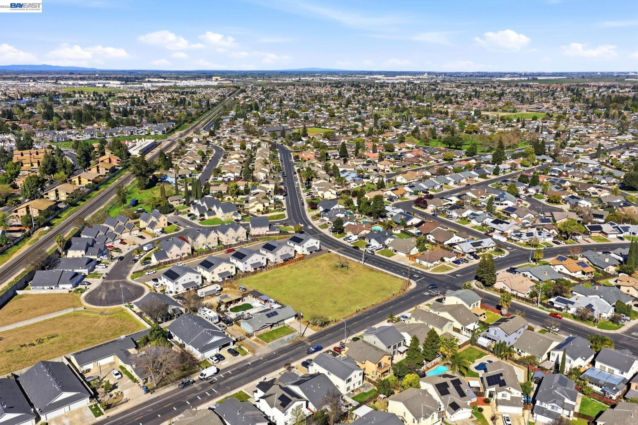 Detail Gallery Image 3 of 24 For 445 N Walnut Ave, Manteca,  CA 95336 - – Beds | – Baths