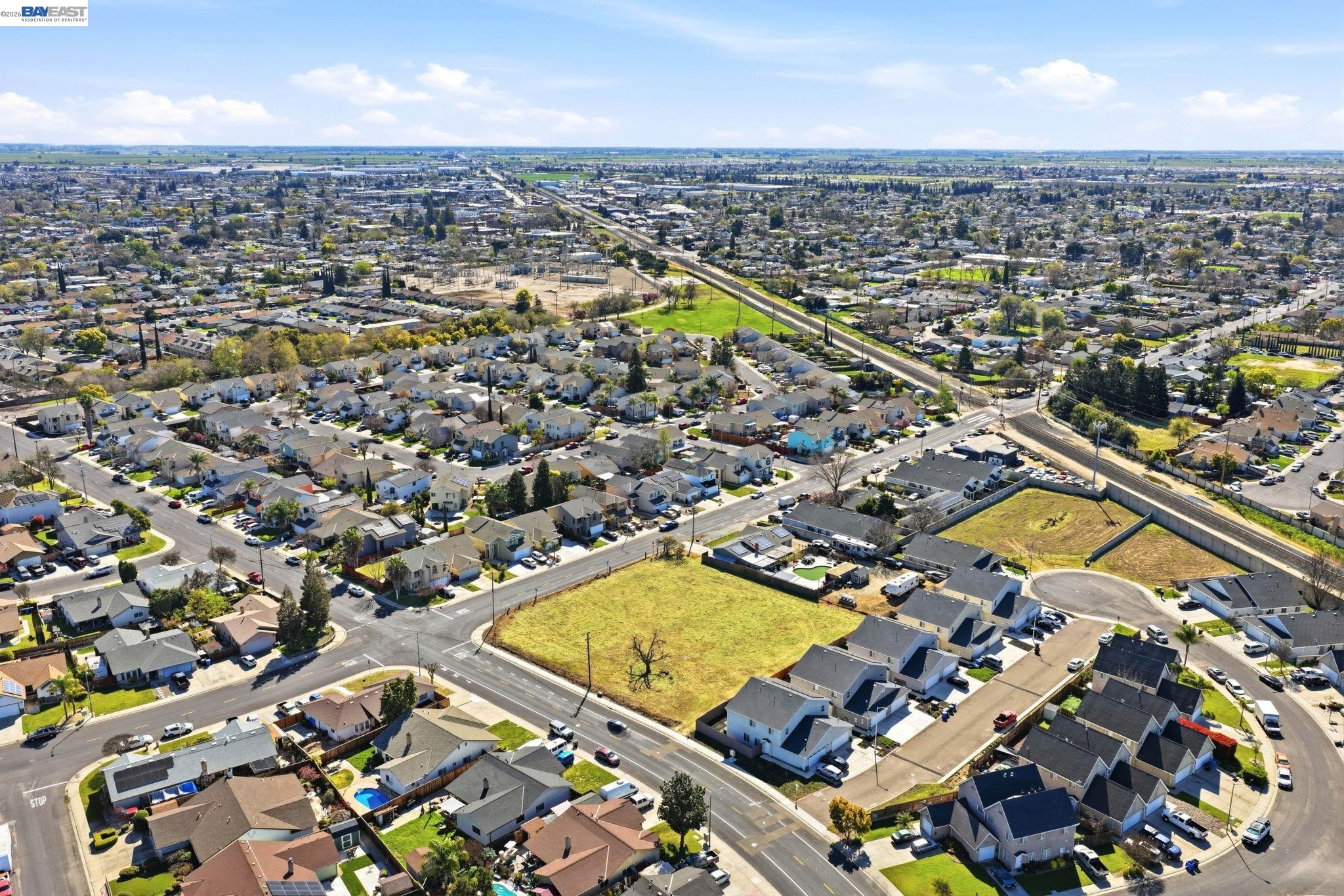 Detail Gallery Image 7 of 24 For 445 N Walnut Ave, Manteca,  CA 95336 - – Beds | – Baths