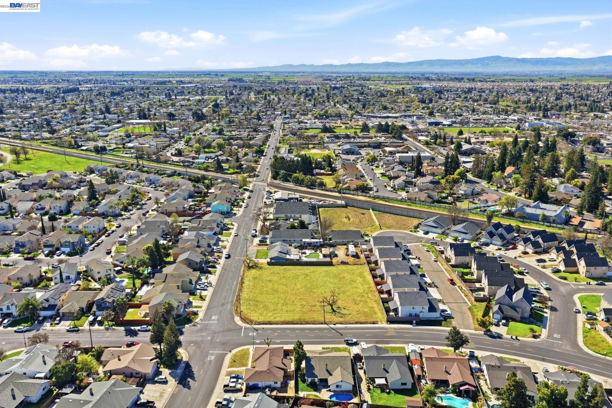 Detail Gallery Image 8 of 24 For 445 N Walnut Ave, Manteca,  CA 95336 - – Beds | – Baths