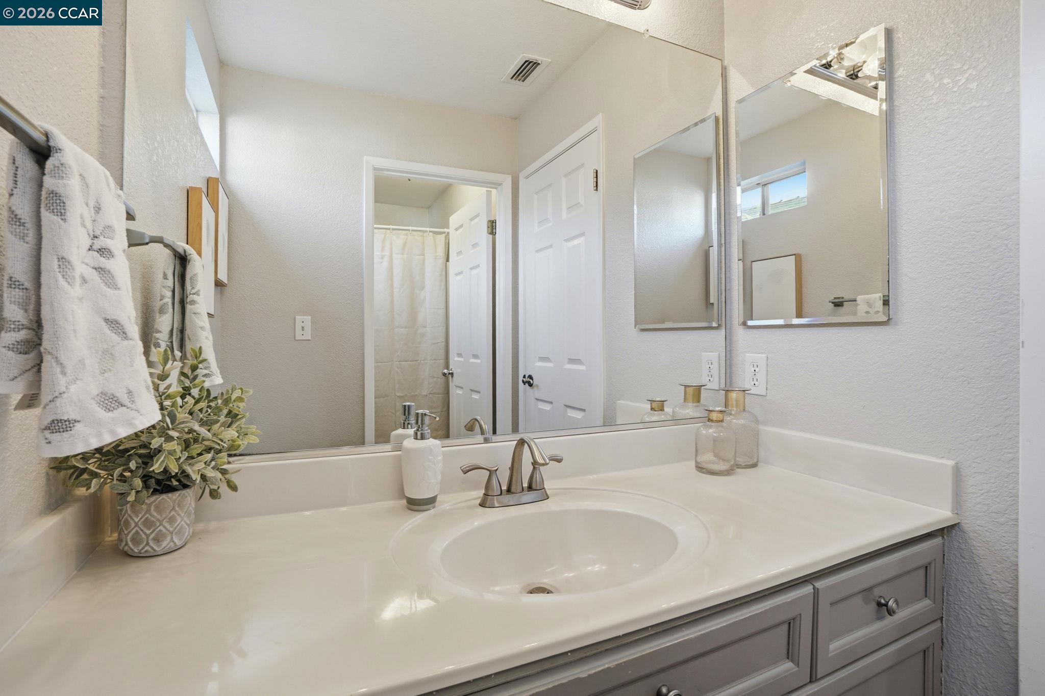 Detail Gallery Image 21 of 29 For 249 Stranahan Cir, Clayton,  CA 94517 - 3 Beds | 2/1 Baths