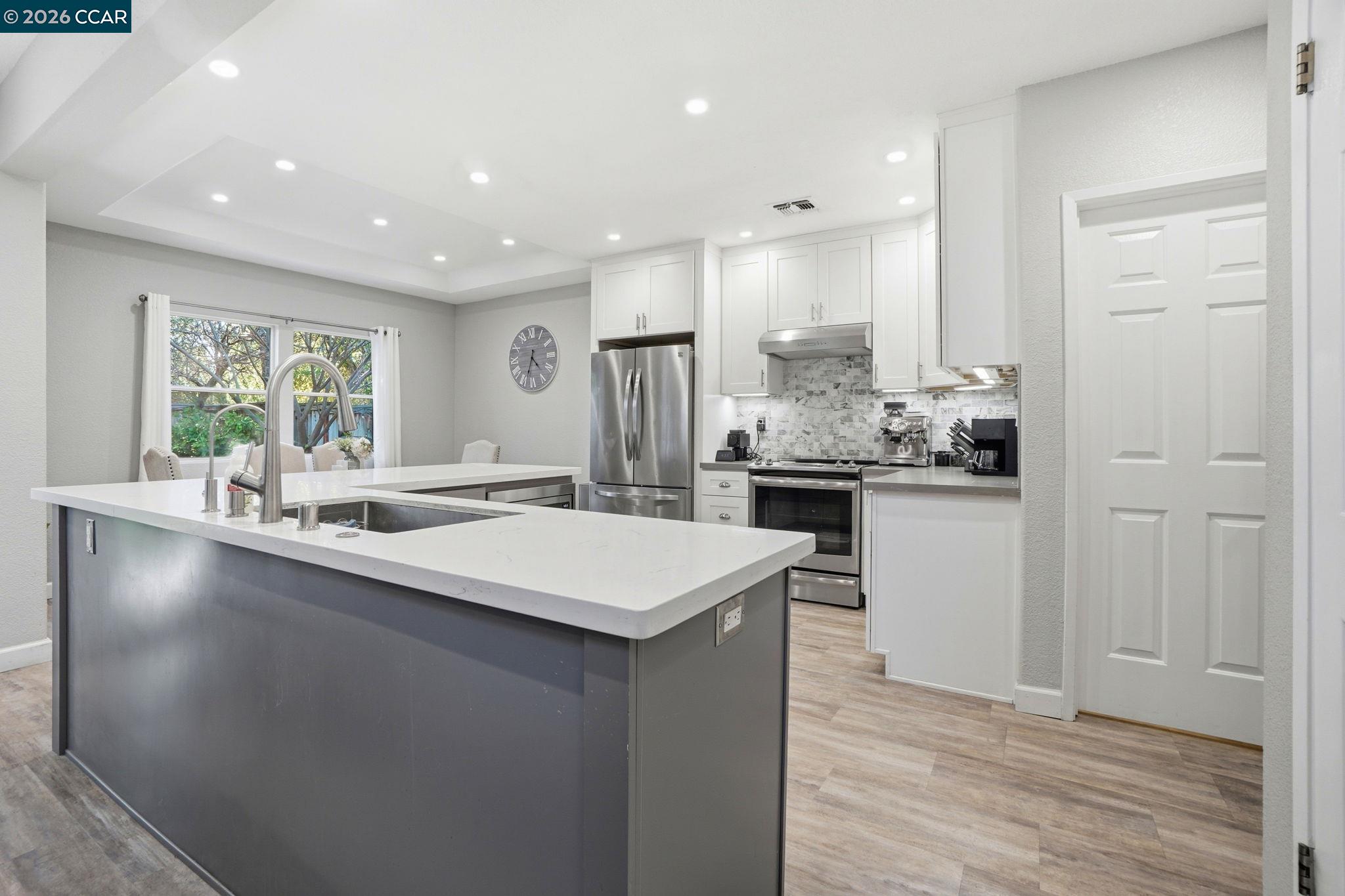 Detail Gallery Image 6 of 29 For 249 Stranahan Cir, Clayton,  CA 94517 - 3 Beds | 2/1 Baths