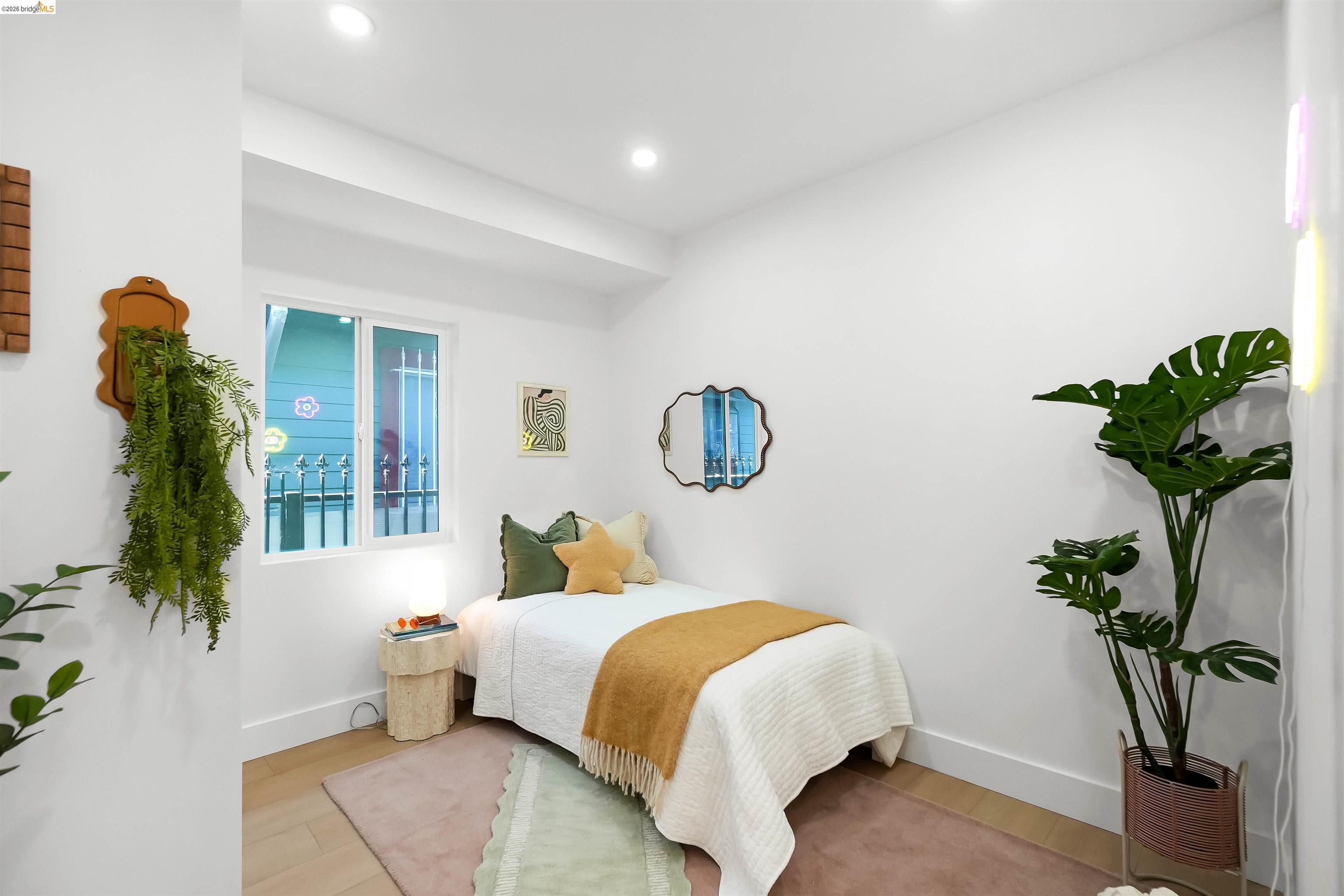 Detail Gallery Image 17 of 41 For 3654 39th Ave, Oakland,  CA 94619 - 2 Beds | 2 Baths