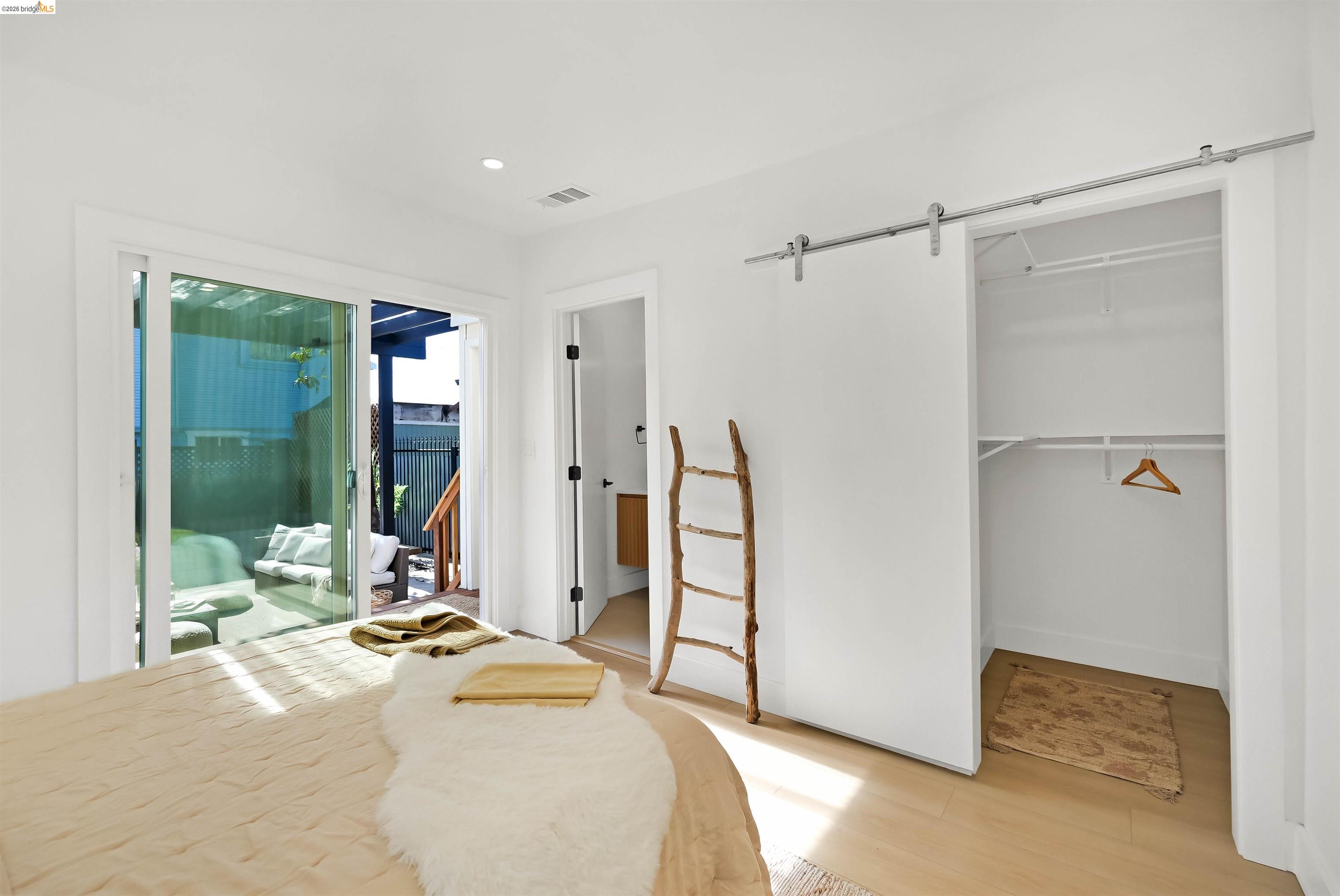 Detail Gallery Image 22 of 41 For 3654 39th Ave, Oakland,  CA 94619 - 2 Beds | 2 Baths