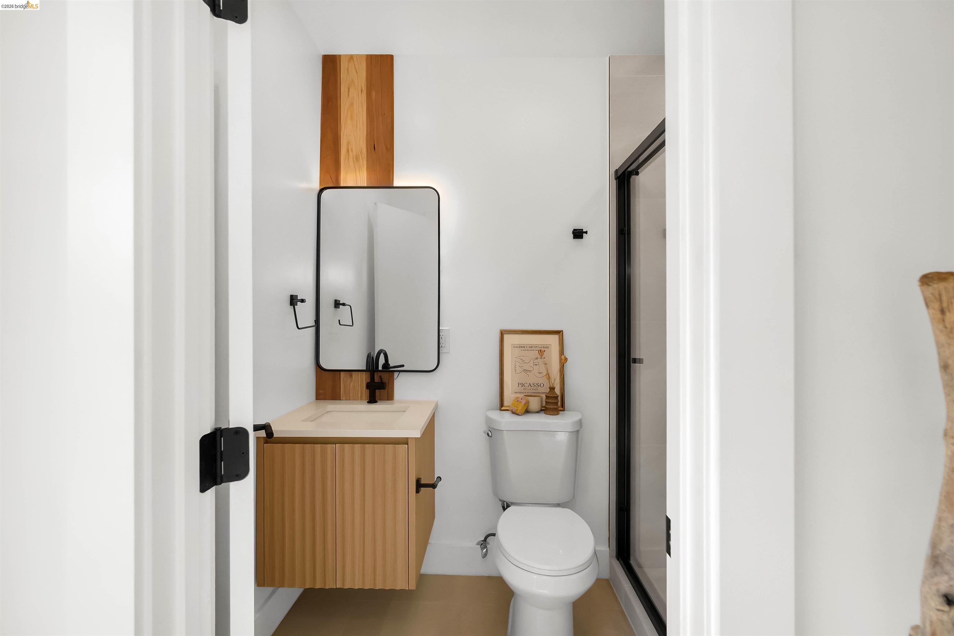 Detail Gallery Image 24 of 41 For 3654 39th Ave, Oakland,  CA 94619 - 2 Beds | 2 Baths