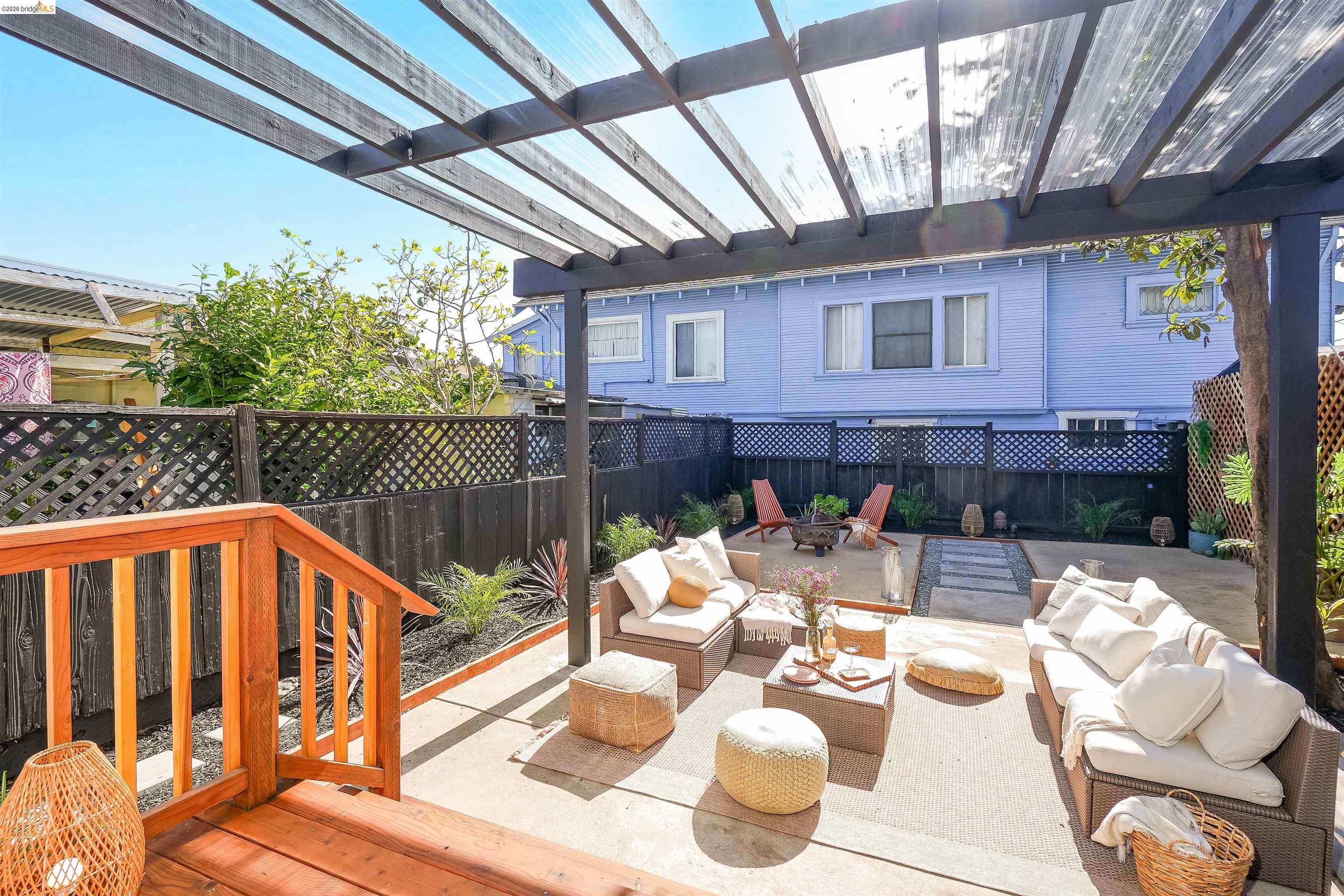 Detail Gallery Image 26 of 41 For 3654 39th Ave, Oakland,  CA 94619 - 2 Beds | 2 Baths