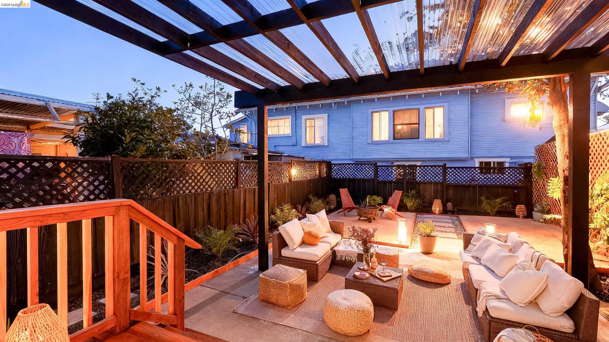 Detail Gallery Image 27 of 41 For 3654 39th Ave, Oakland,  CA 94619 - 2 Beds | 2 Baths