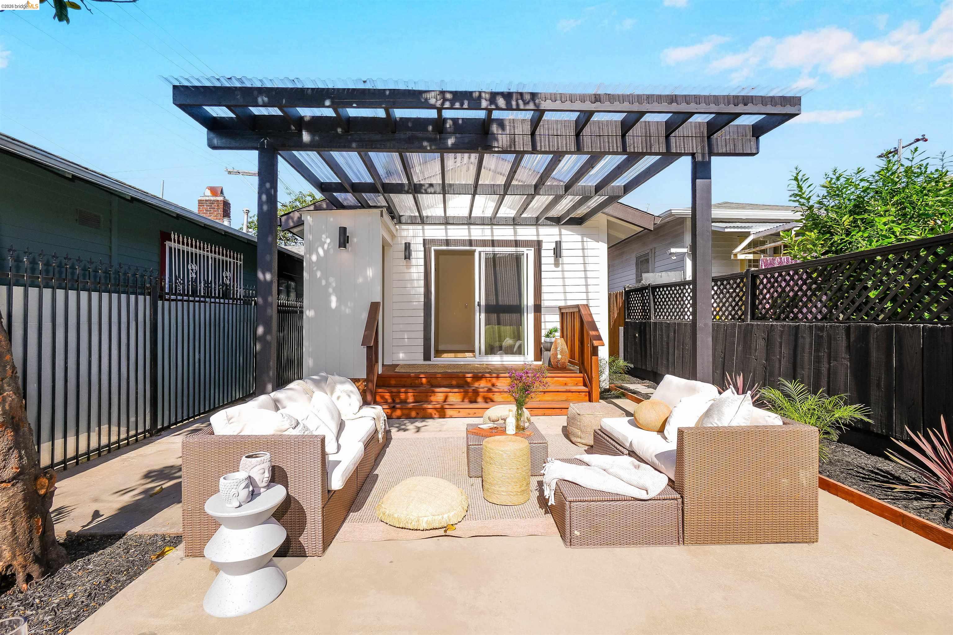 Detail Gallery Image 36 of 41 For 3654 39th Ave, Oakland,  CA 94619 - 2 Beds | 2 Baths