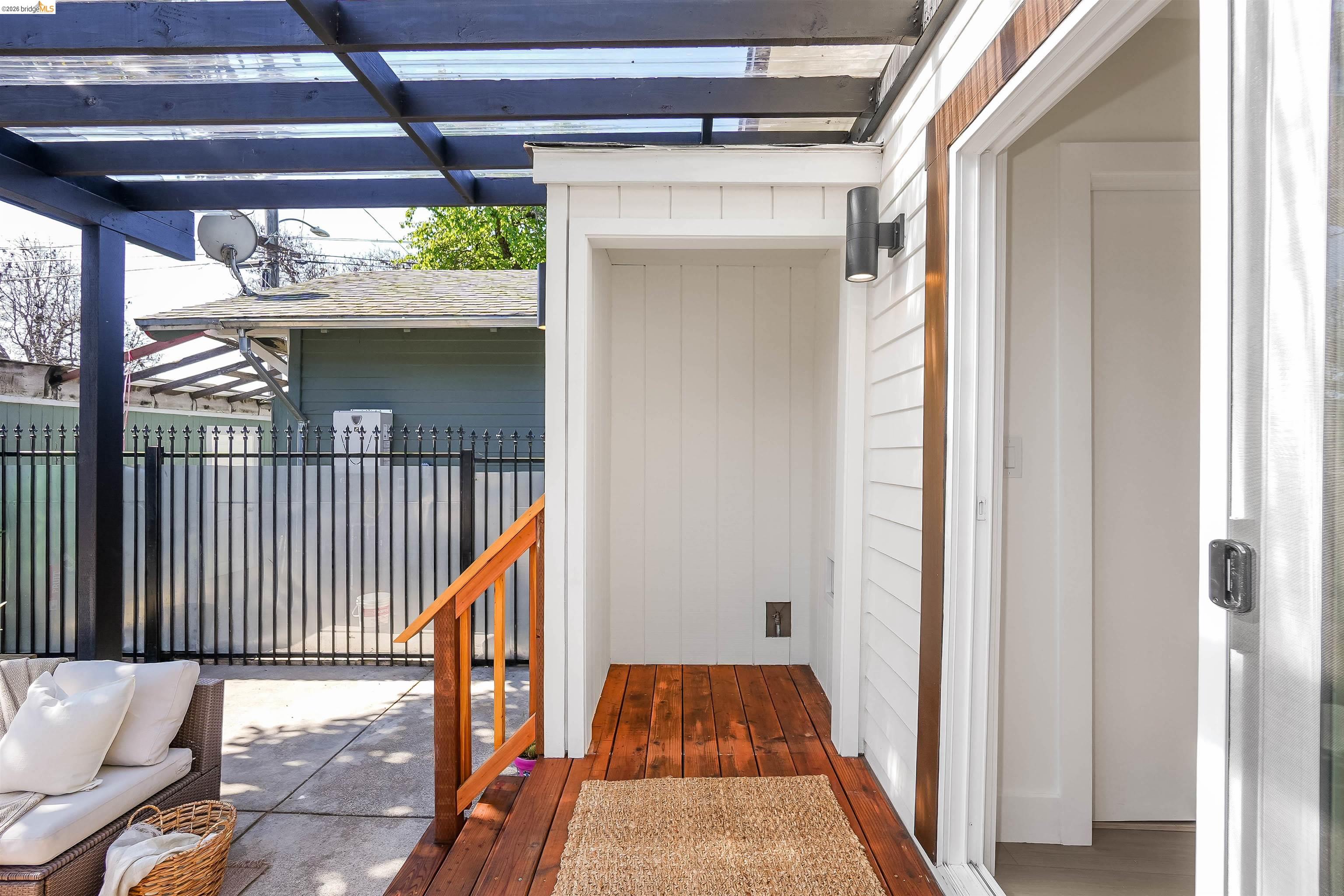 Detail Gallery Image 37 of 41 For 3654 39th Ave, Oakland,  CA 94619 - 2 Beds | 2 Baths