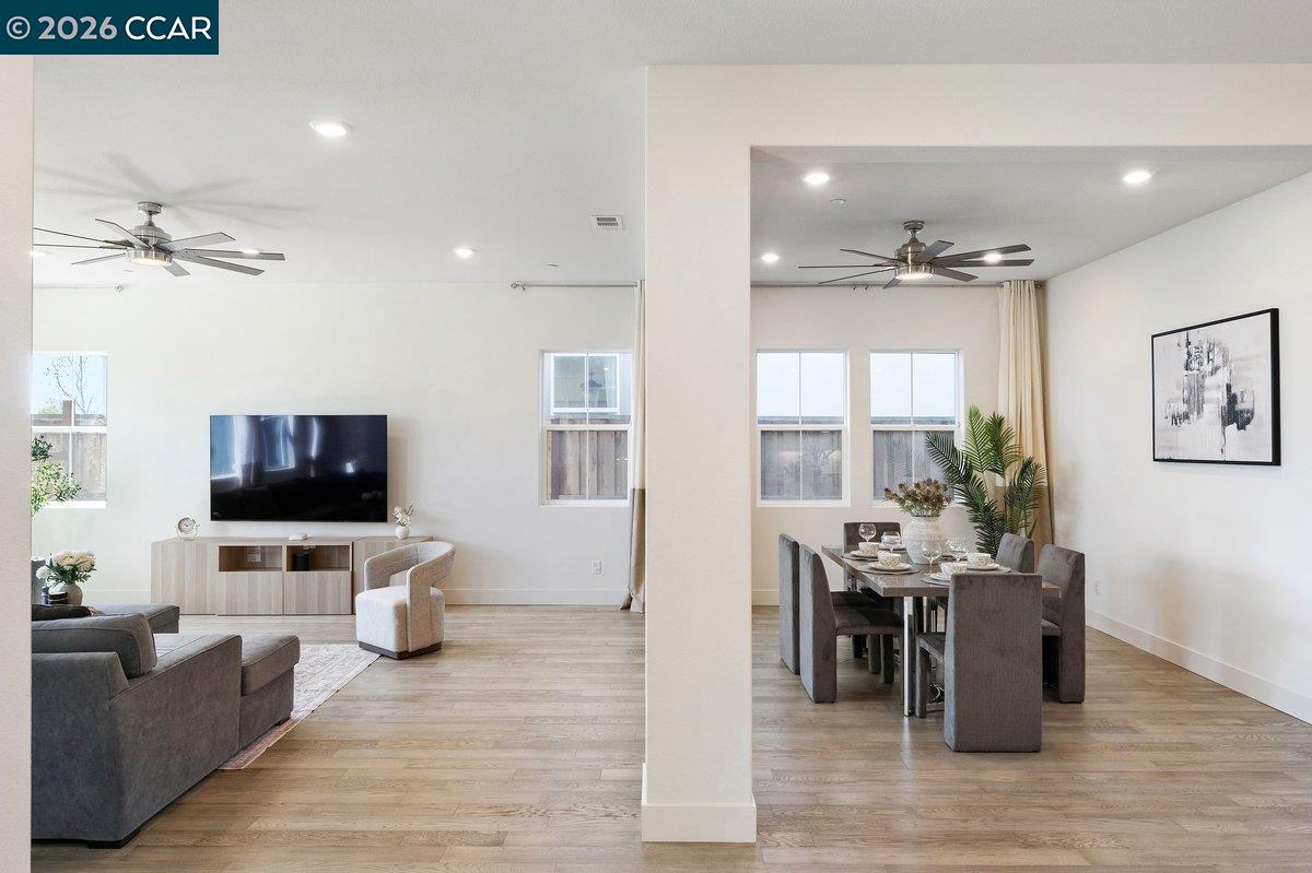 Detail Gallery Image 12 of 48 For 3096 Leeds Ln, Tracy,  CA 95377 - 4 Beds | 3/1 Baths