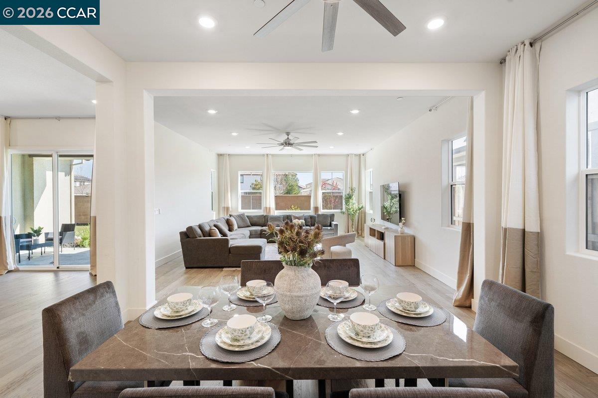 Detail Gallery Image 13 of 48 For 3096 Leeds Ln, Tracy,  CA 95377 - 4 Beds | 3/1 Baths