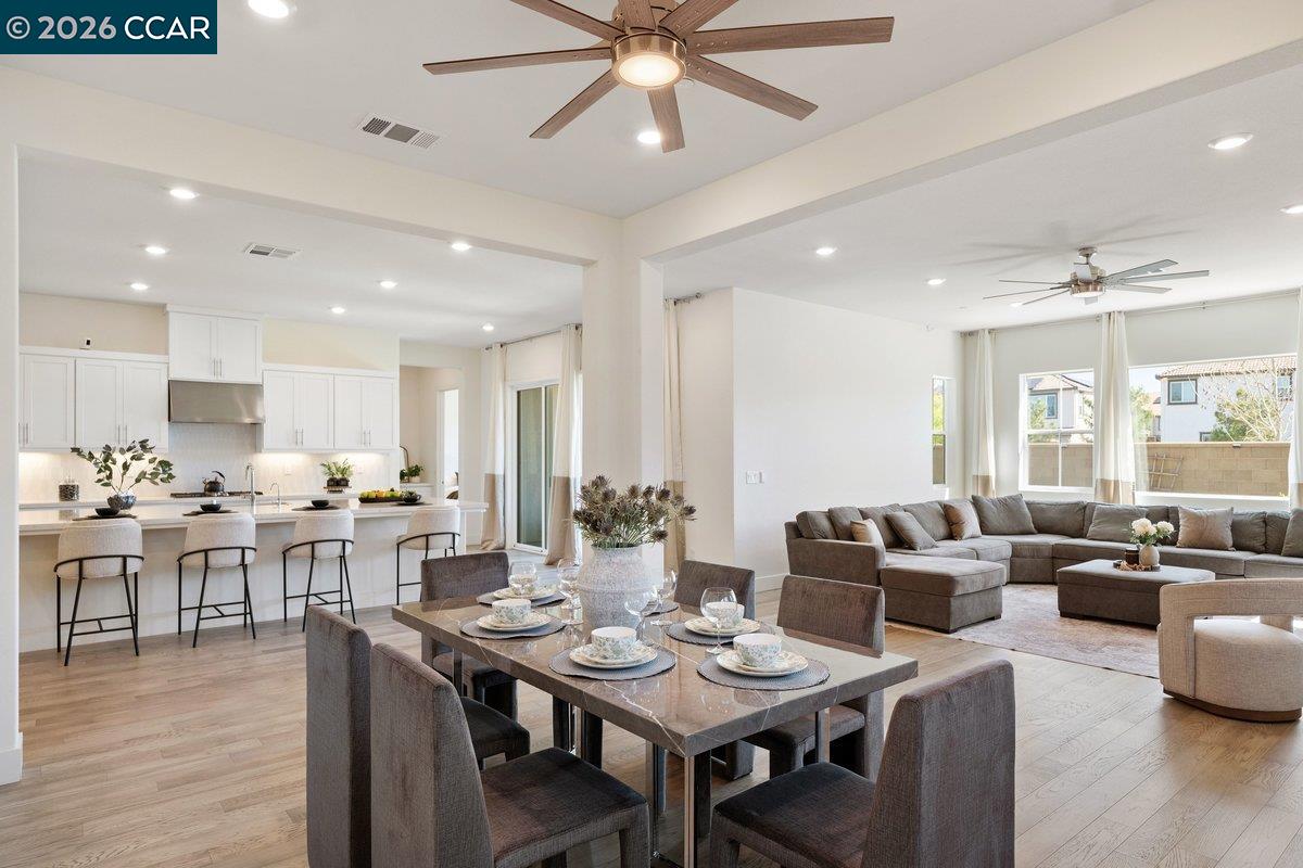 Detail Gallery Image 14 of 48 For 3096 Leeds Ln, Tracy,  CA 95377 - 4 Beds | 3/1 Baths