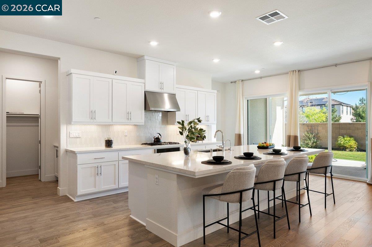 Detail Gallery Image 17 of 48 For 3096 Leeds Ln, Tracy,  CA 95377 - 4 Beds | 3/1 Baths