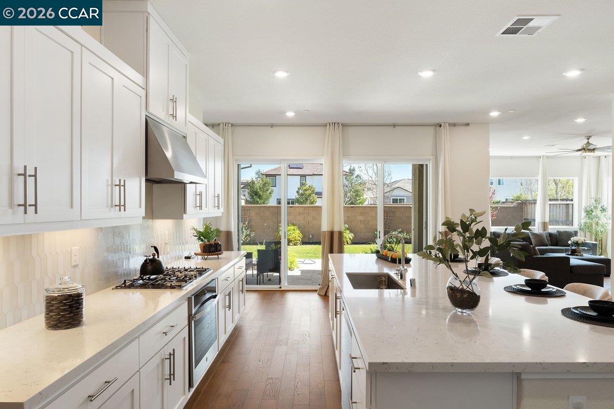 Detail Gallery Image 20 of 48 For 3096 Leeds Ln, Tracy,  CA 95377 - 4 Beds | 3/1 Baths