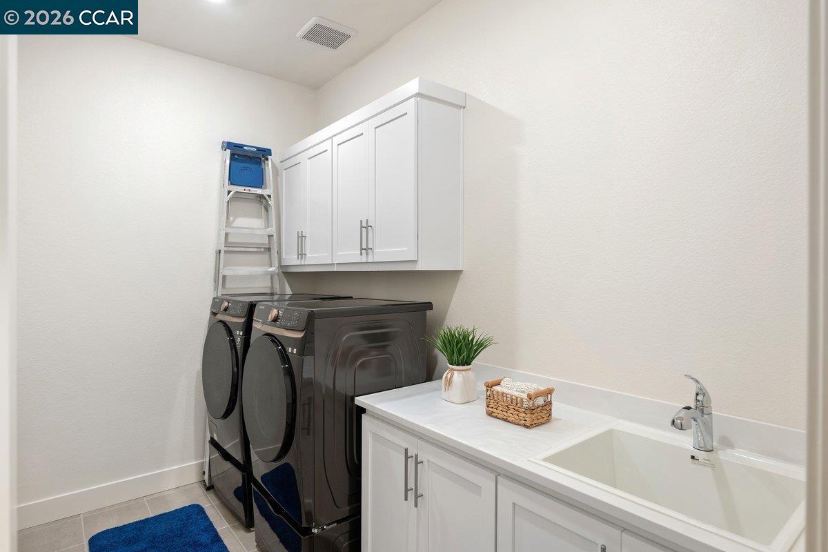 Detail Gallery Image 37 of 48 For 3096 Leeds Ln, Tracy,  CA 95377 - 4 Beds | 3/1 Baths