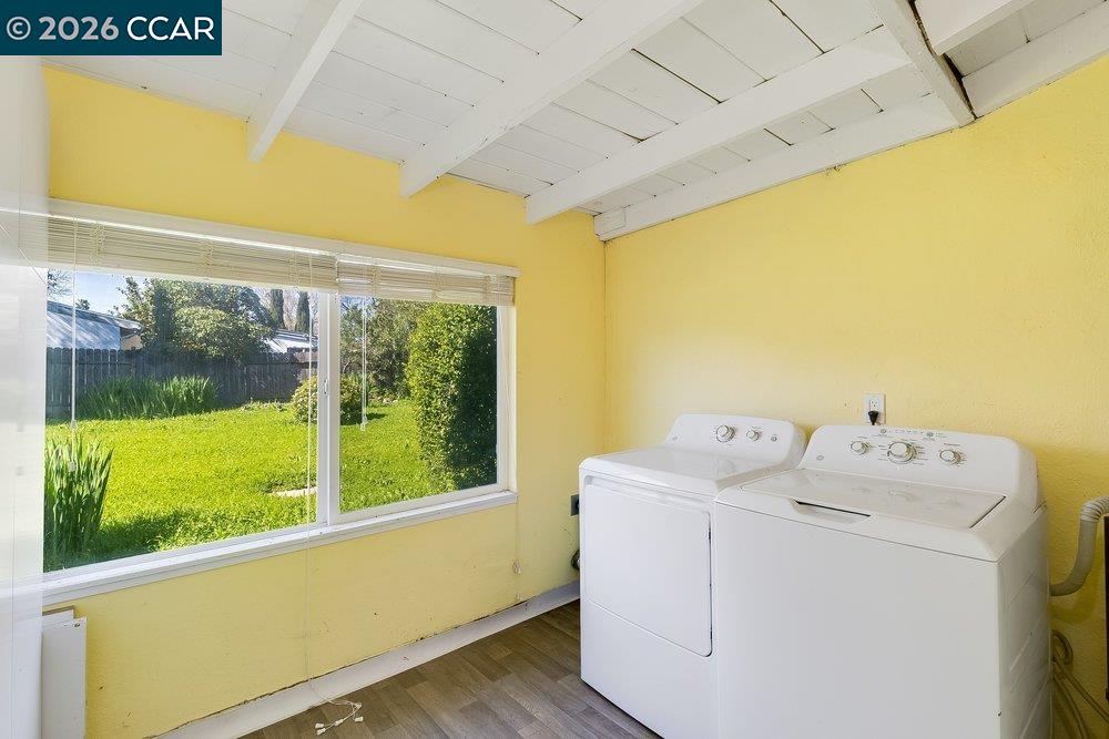 Detail Gallery Image 6 of 14 For 1901 Florence Ln, Concord,  CA 94520 - 3 Beds | 1 Baths