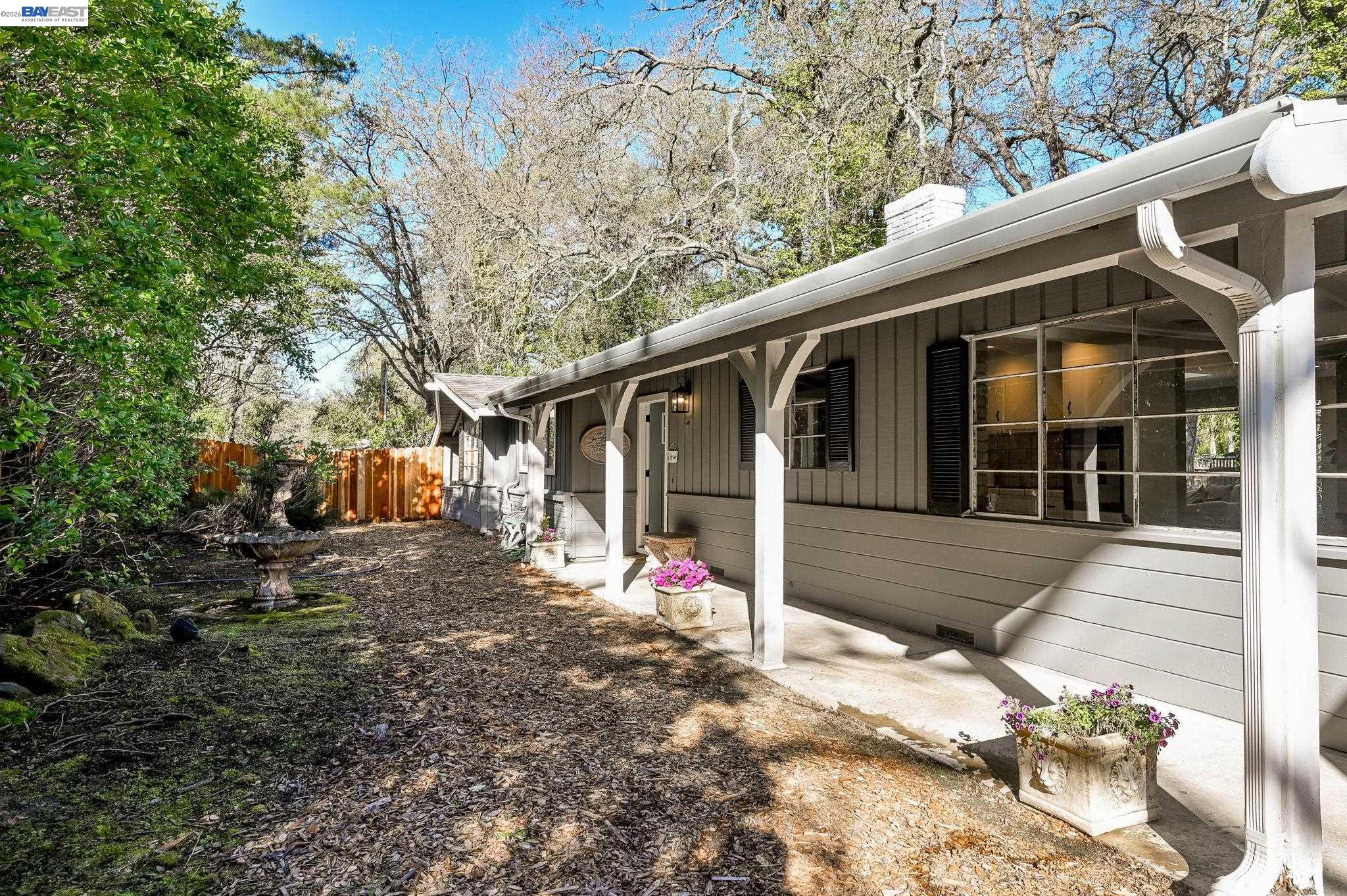 Detail Gallery Image 4 of 26 For 1016 Stone Valley, Alamo,  CA 94507 - 3 Beds | 2 Baths