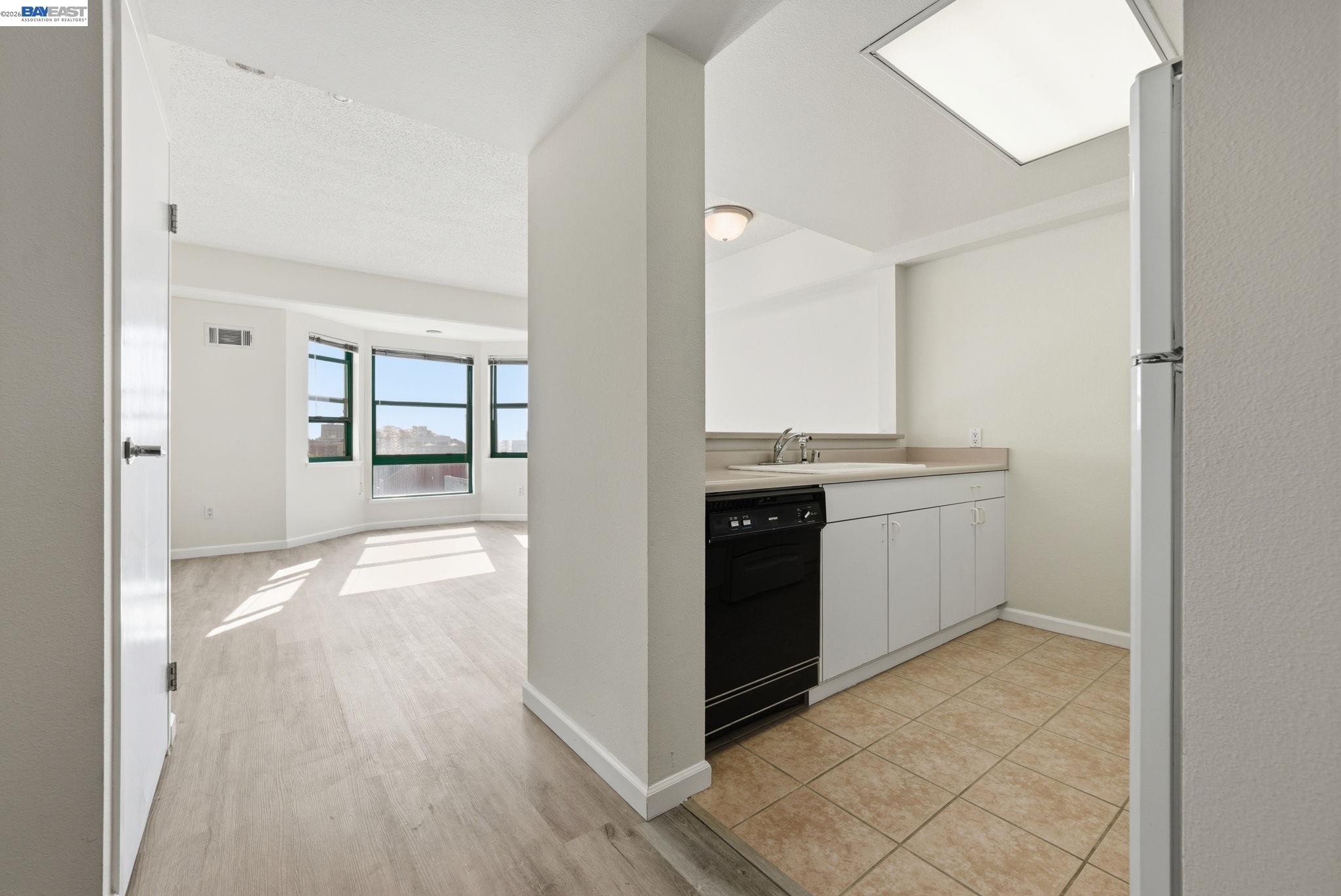 Photo #5: 41126941 Listing: Photo #5