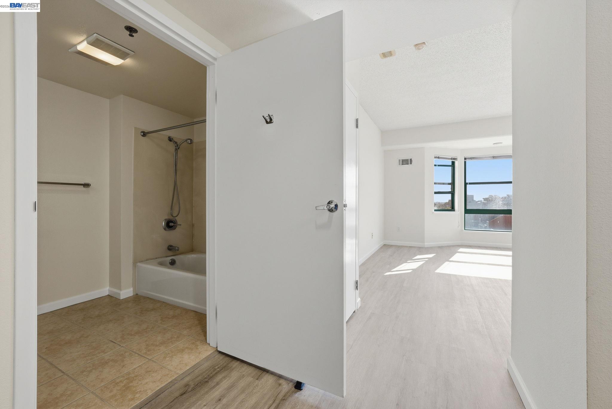 Photo #6: 41126941 Listing: Photo #6