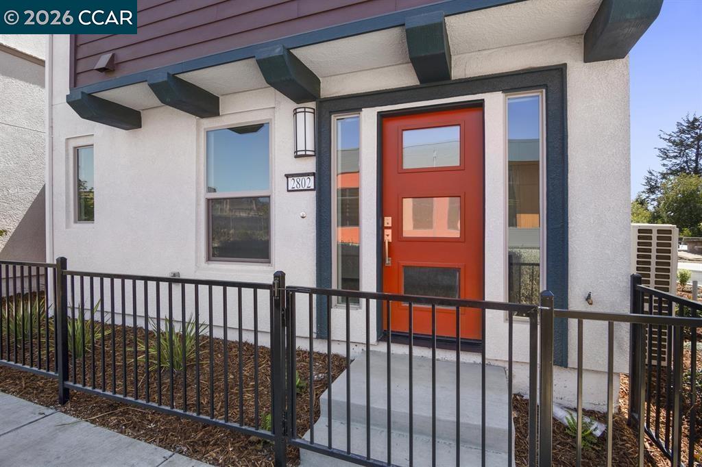 Detail Gallery Image 2 of 43 For 2802 Chattleton Ln., San Pablo,  CA 94806 - 3 Beds | 2/2 Baths