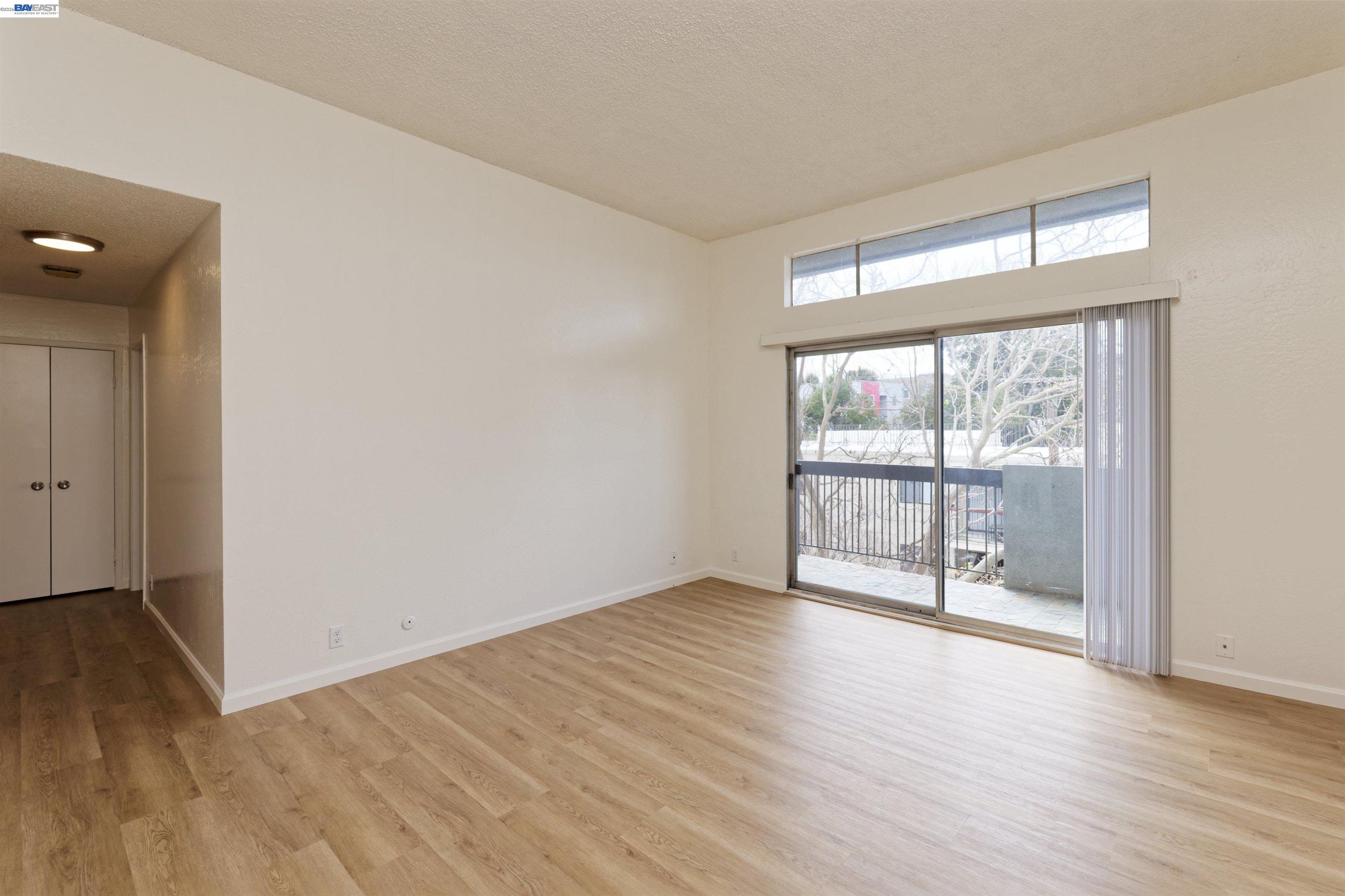 Photo #2: 41126946 Listing: Photo #2