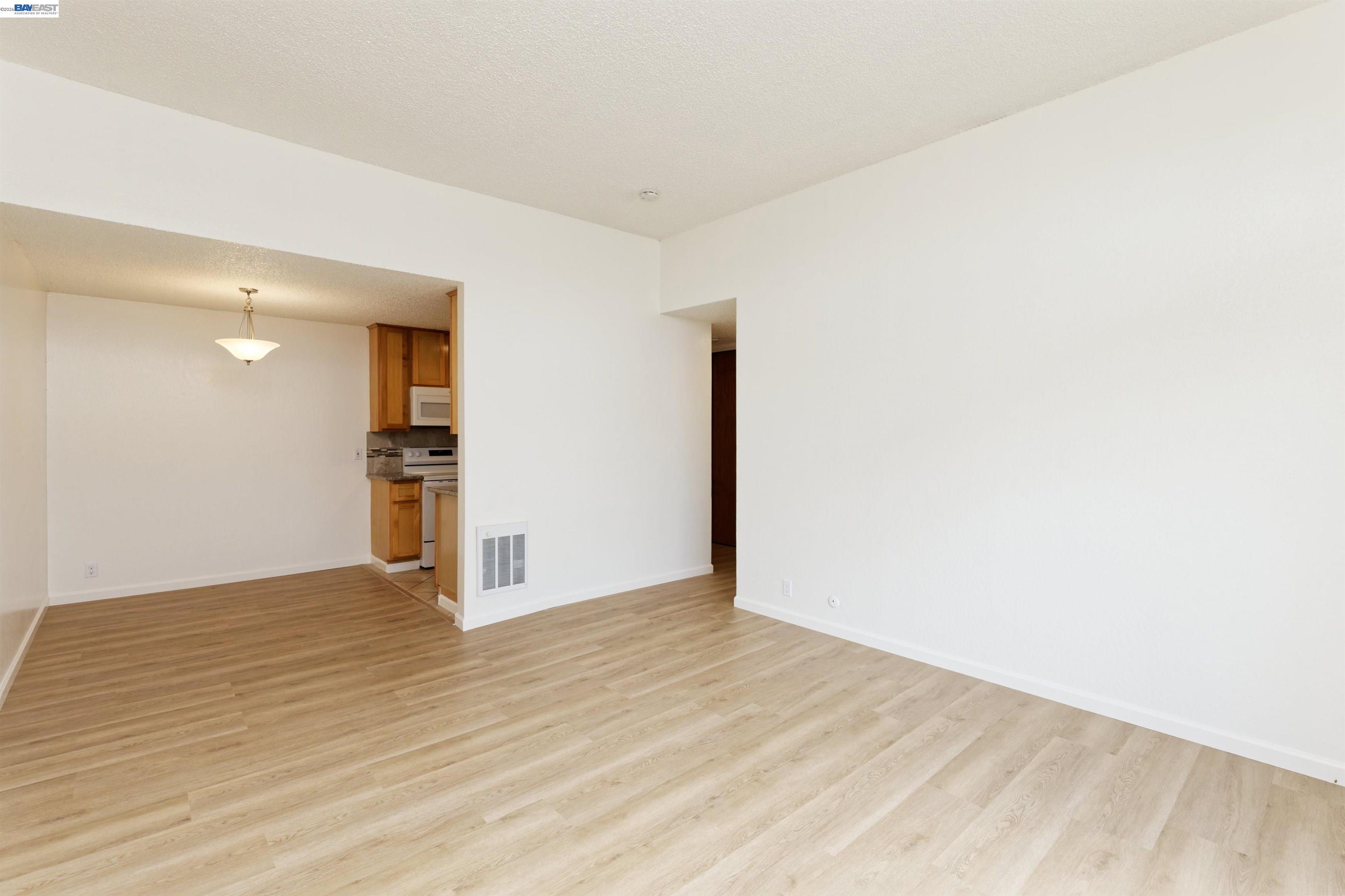 Photo #10: 41126946 Listing: Photo #10