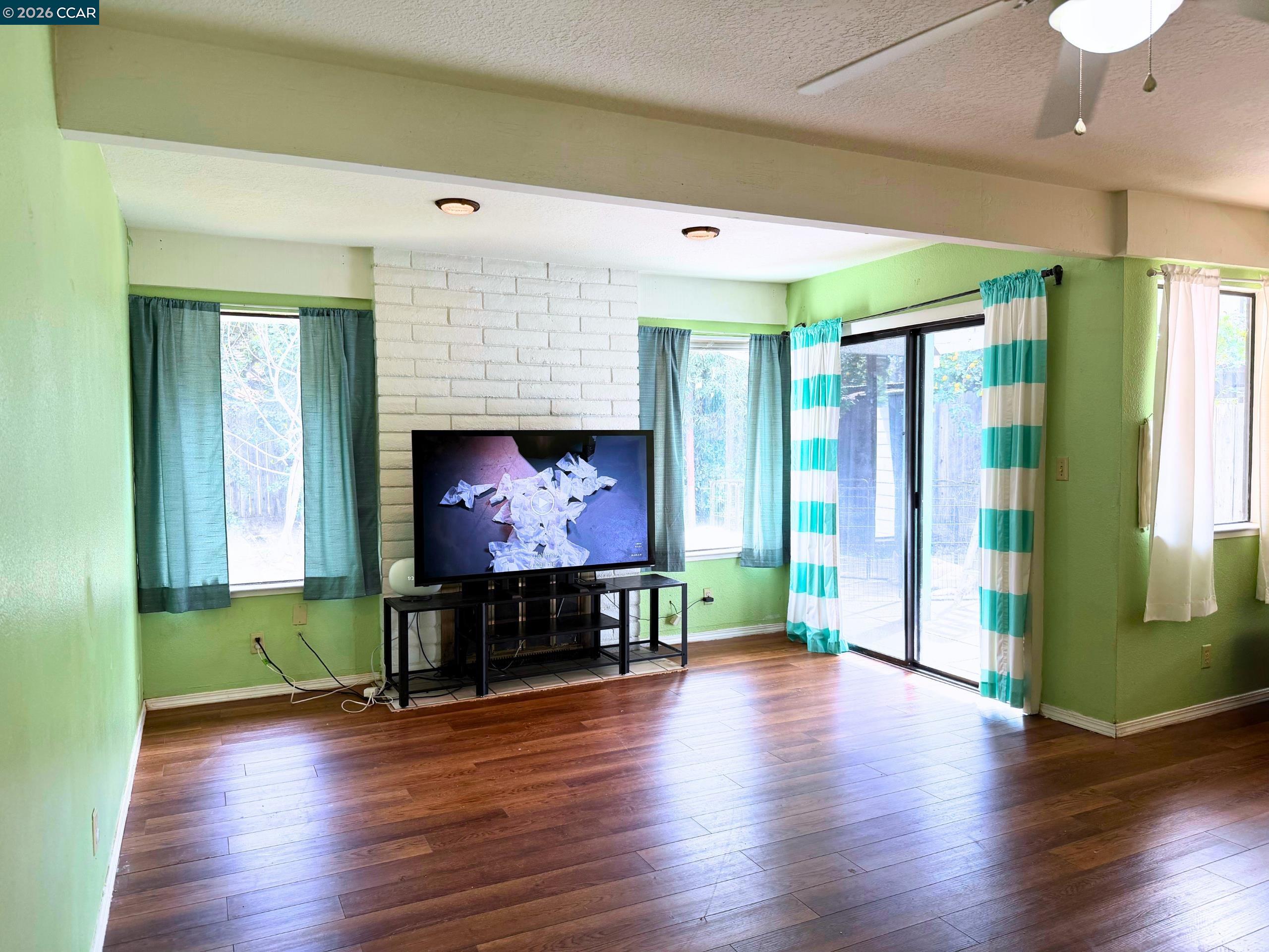 Detail Gallery Image 12 of 33 For 2329 Lido Cir, Stockton,  CA 95207 - 3 Beds | 2 Baths