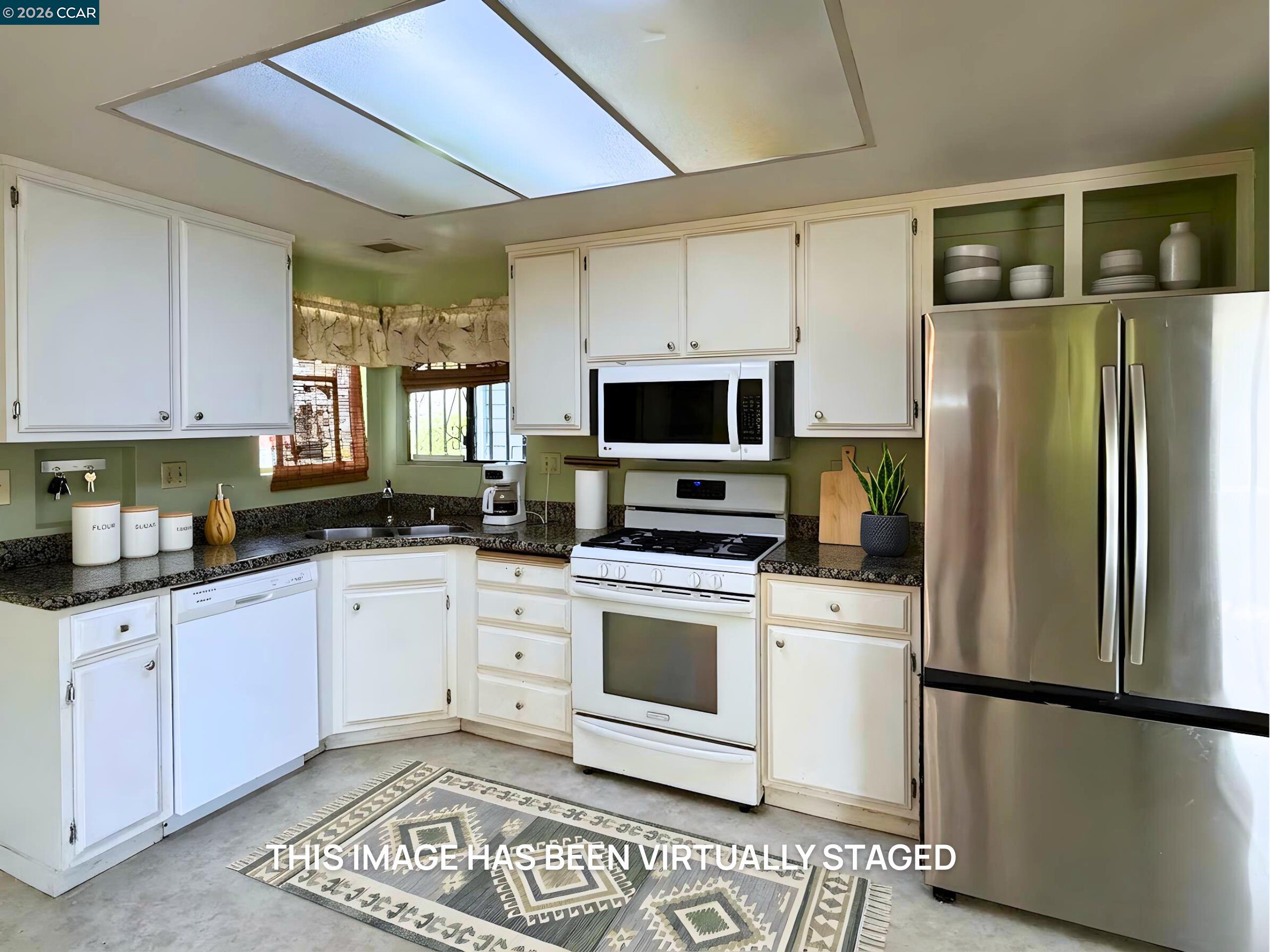 Detail Gallery Image 4 of 33 For 2329 Lido Cir, Stockton,  CA 95207 - 3 Beds | 2 Baths