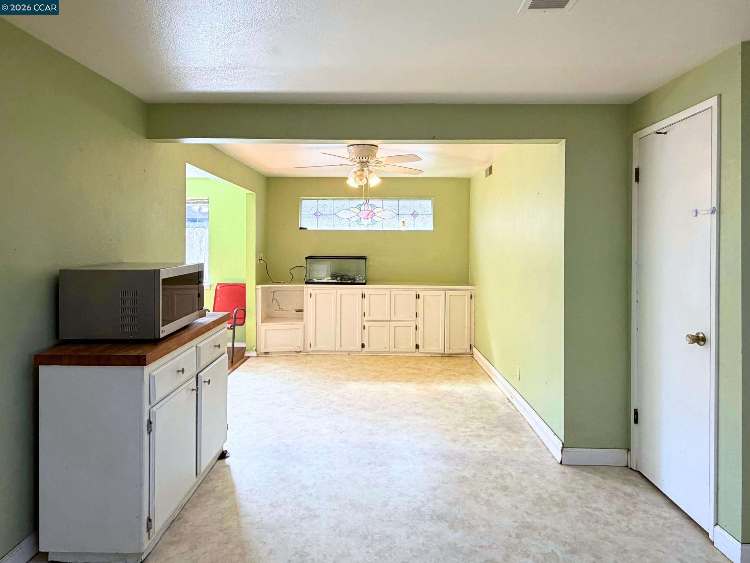 Detail Gallery Image 7 of 33 For 2329 Lido Cir, Stockton,  CA 95207 - 3 Beds | 2 Baths