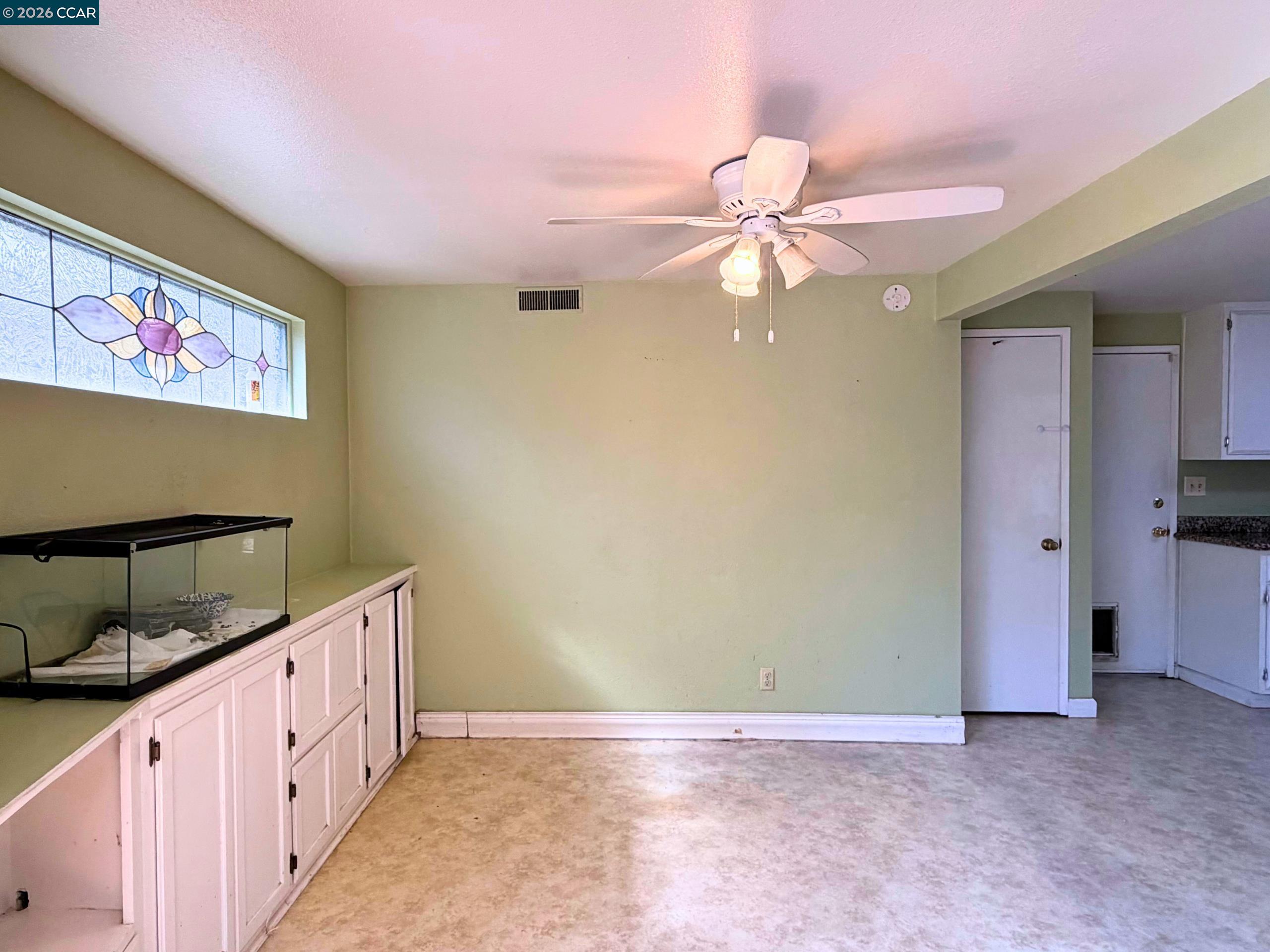 Detail Gallery Image 9 of 33 For 2329 Lido Cir, Stockton,  CA 95207 - 3 Beds | 2 Baths