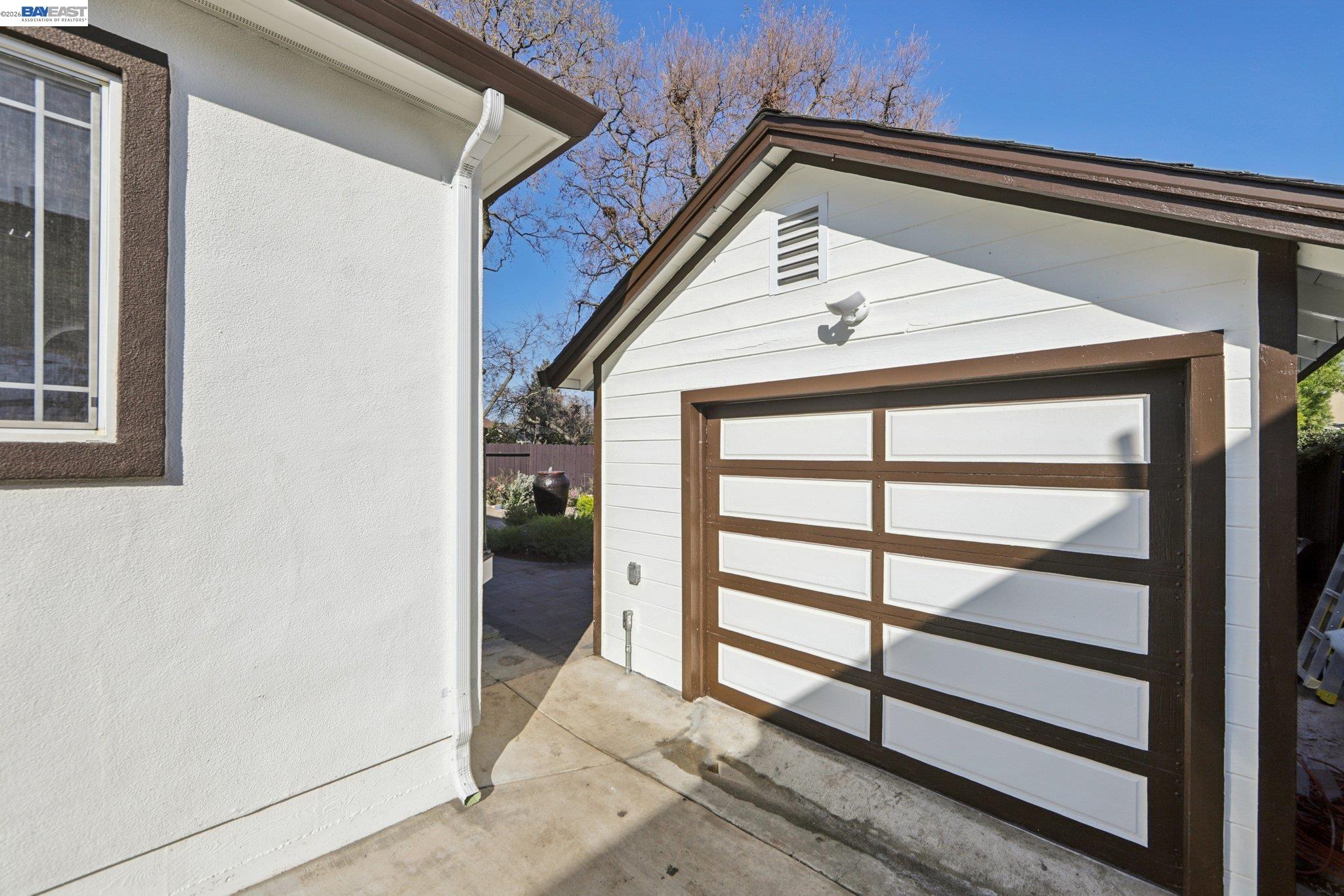 Detail Gallery Image 14 of 52 For 725 Alameda De Las Pulgas, San Mateo,  CA 94601 - 3 Beds | 3 Baths