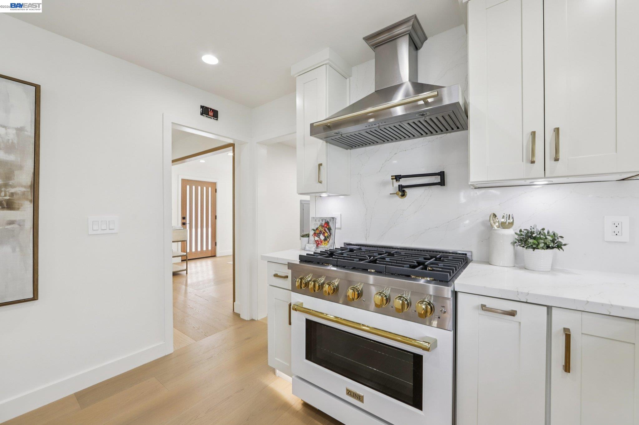 Detail Gallery Image 17 of 52 For 725 Alameda De Las Pulgas, San Mateo,  CA 94601 - 3 Beds | 3 Baths